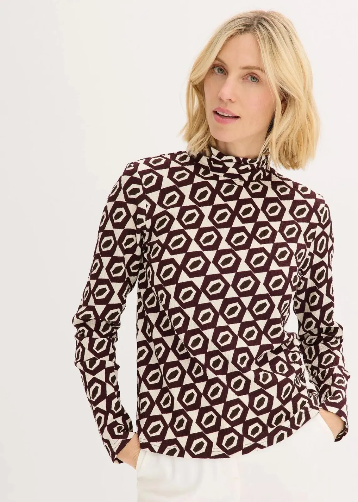 bonprix Shirts & Tops^Stehkragenshirt mit Struktur cremeweiß/weinrot graphisch bedruckt