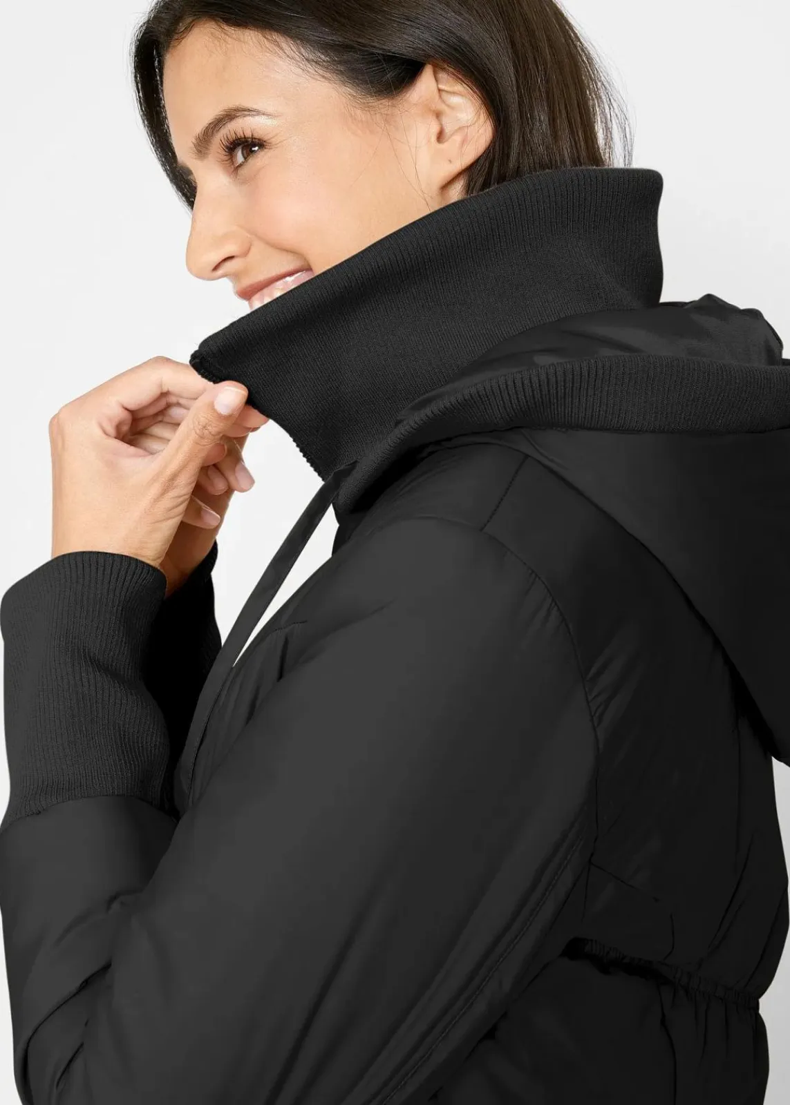 bonprix Bekleidung·Hosen|Jacken & Mäntel^Steppjacke mit breitem Komfortbund und Kapuze schwarz