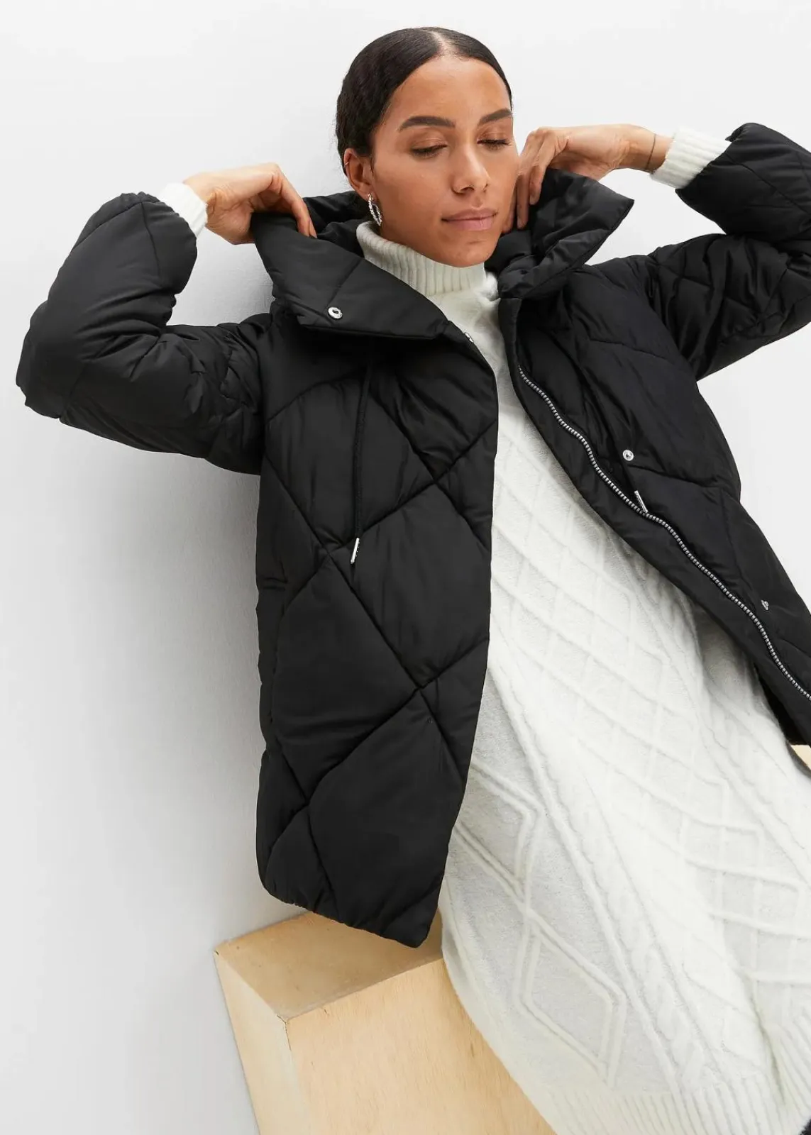 bonprix Bekleidung·Hosen|Jacken & Mäntel^Steppjacke mit Kapuze schwarz