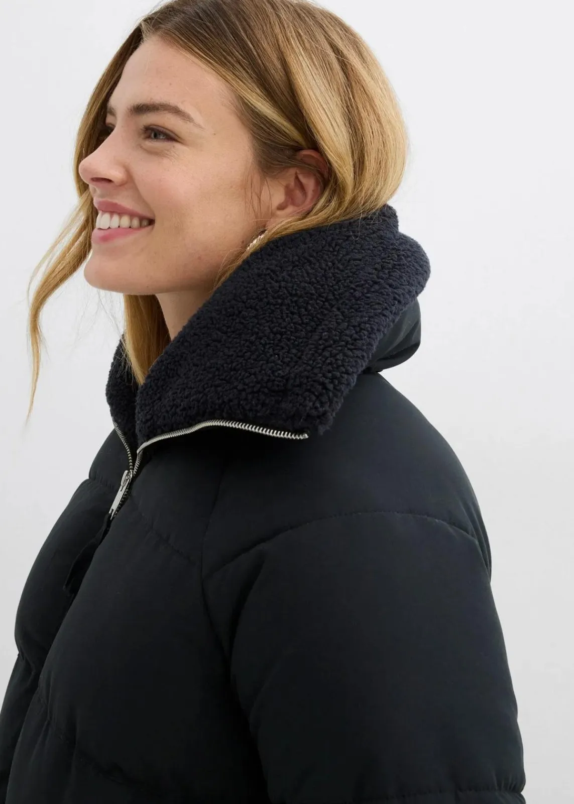 bonprix Bekleidung·Hosen|Jacken & Mäntel^Steppjacke mit Teddykragen schwarz