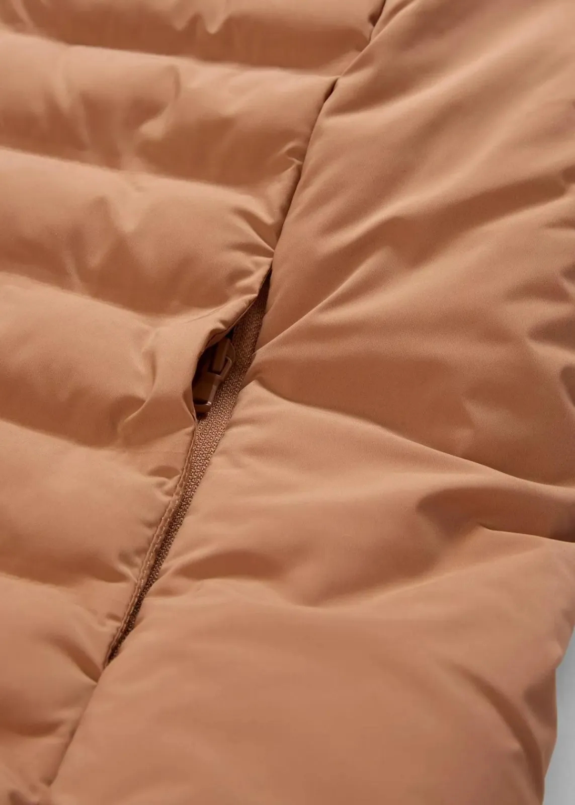 bonprix Bekleidung·Hosen|Jacken & Mäntel^Steppjacke, ultra leichtes Daunenimitat braun