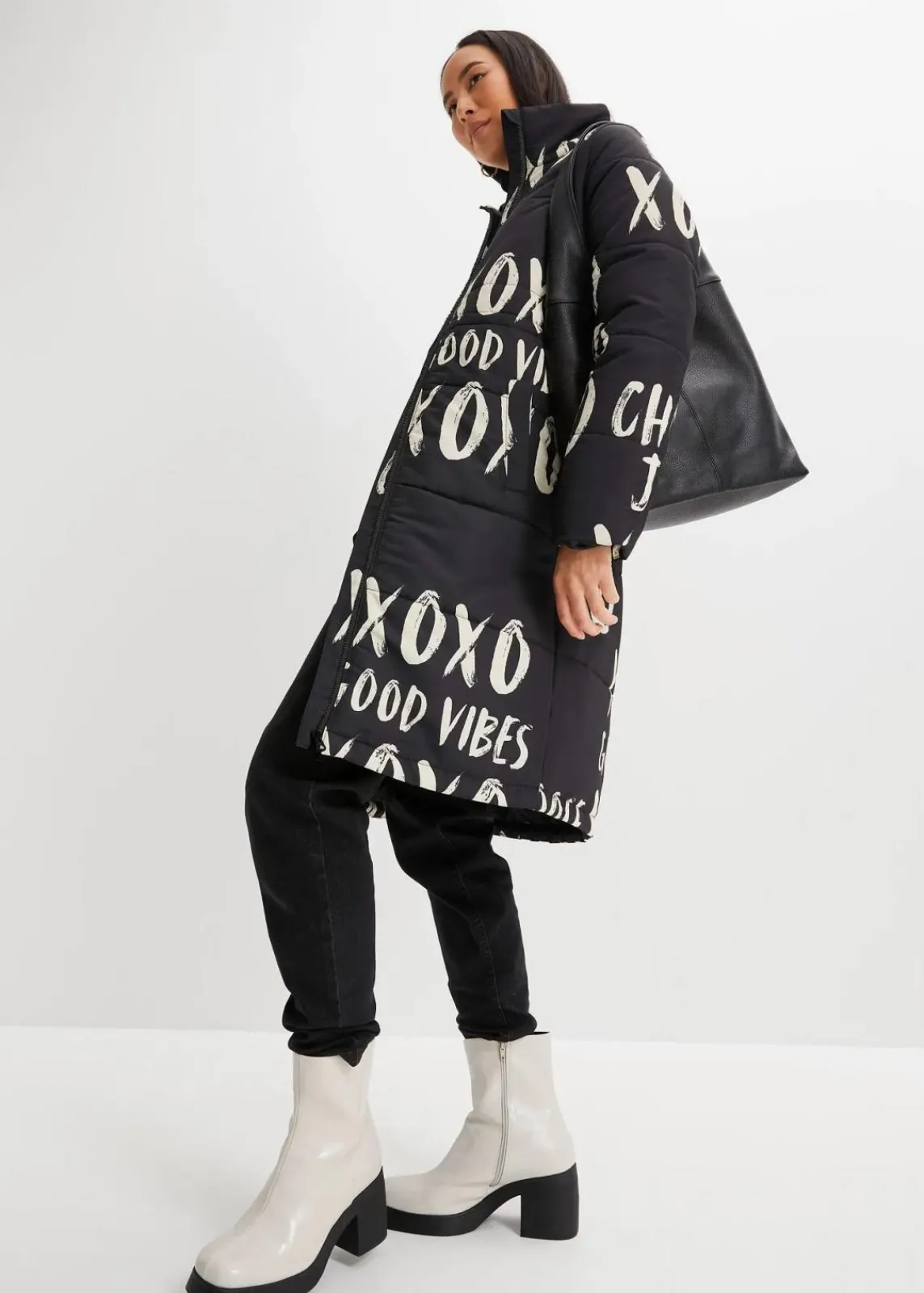 bonprix Bekleidung·Hosen|Jacken & Mäntel^Steppmantel bedruckt schwarz/natur bedruckt