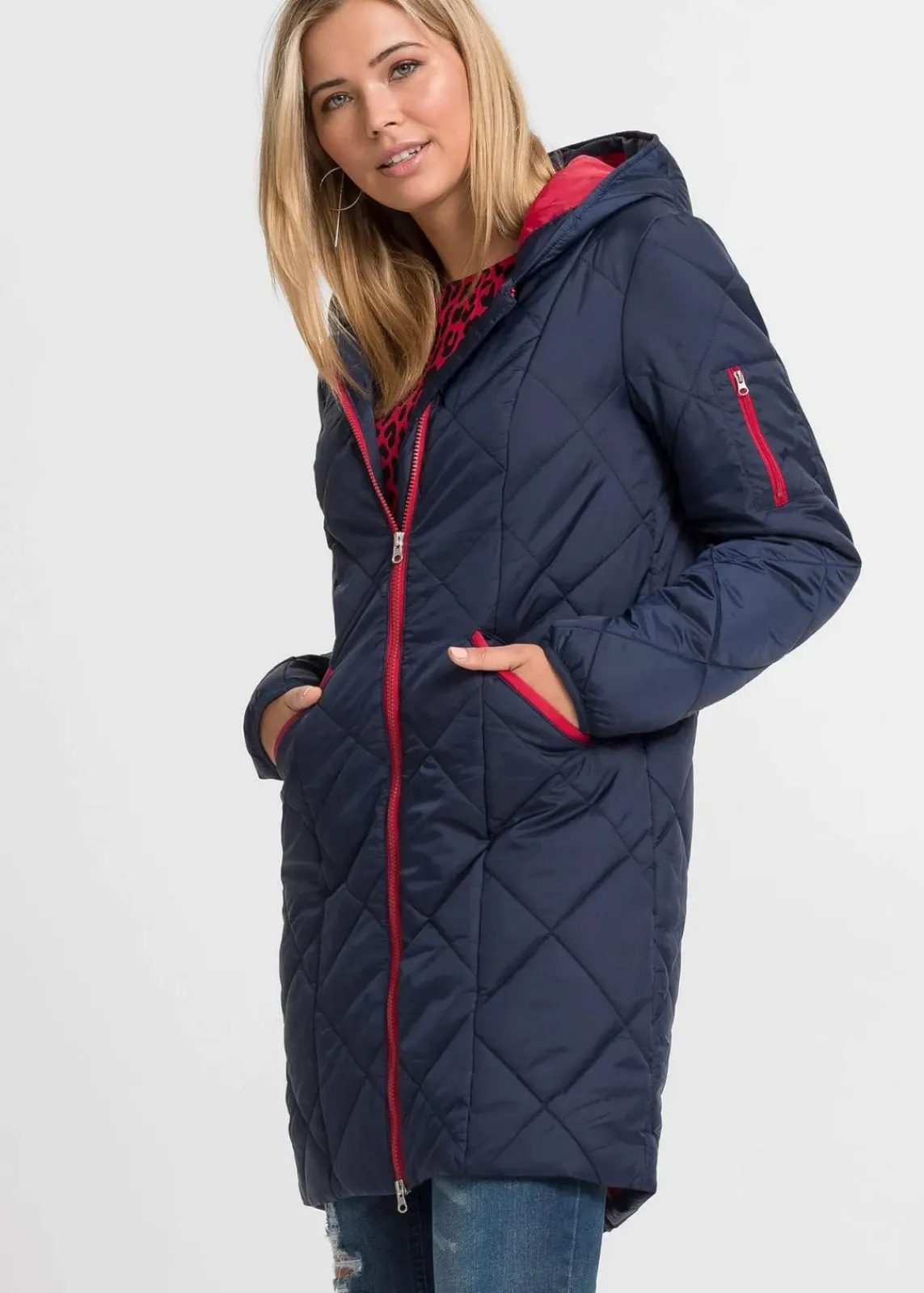 bonprix Jacken & Mäntel^Steppmantel mit Kapuze zweifarbig dunkelblau/dunkelrot