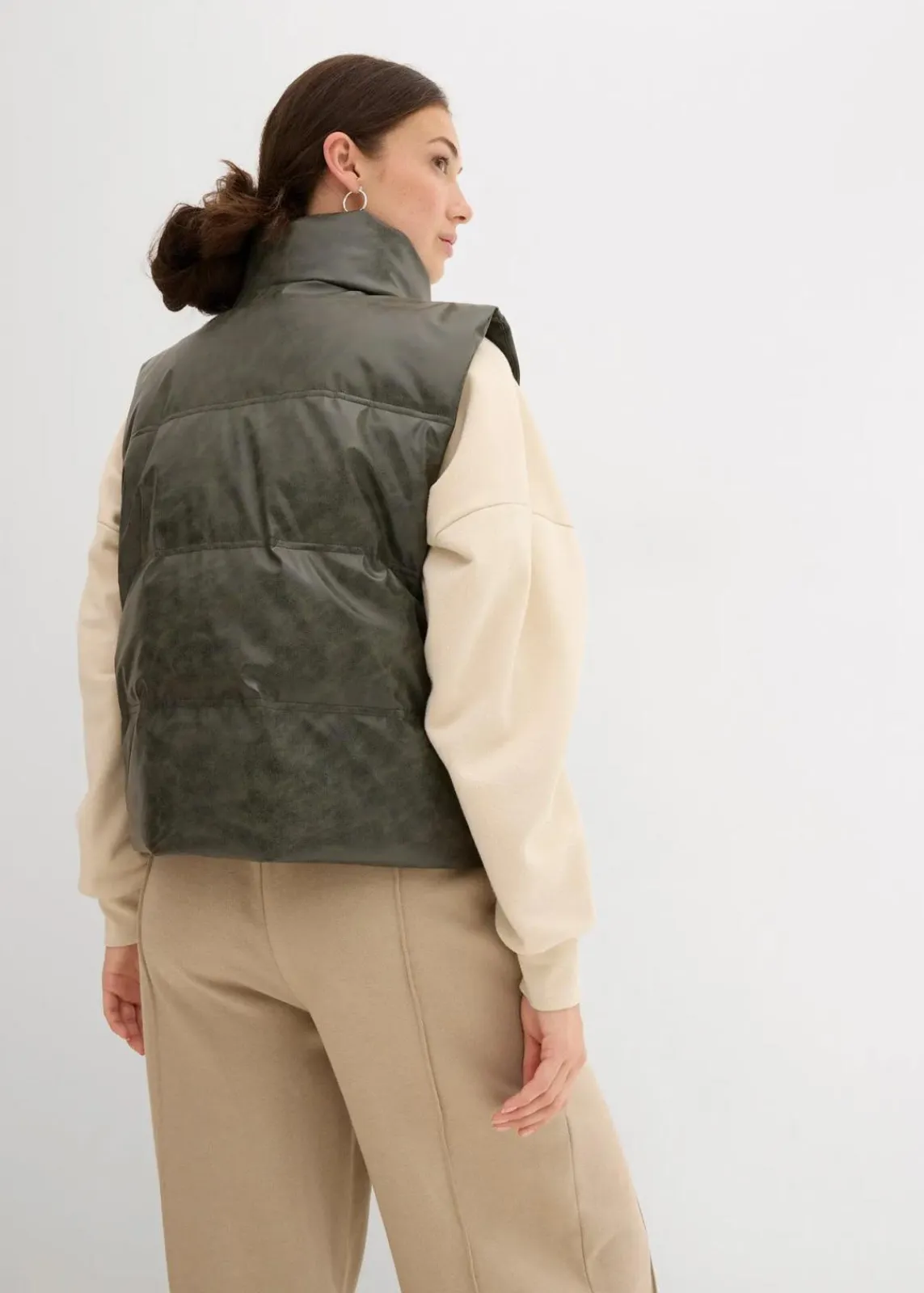 bonprix Bekleidung·Hosen|Nachhaltigere Materialien^Steppweste aus Lederimitat grau washed