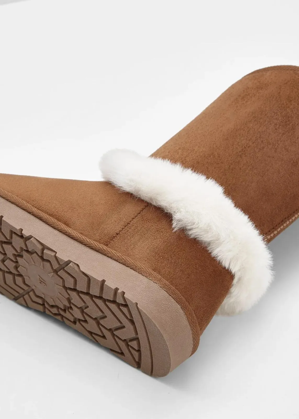 bonprix Gefütterte Winterschuhe|Stiefel^Stiefel haselnuss