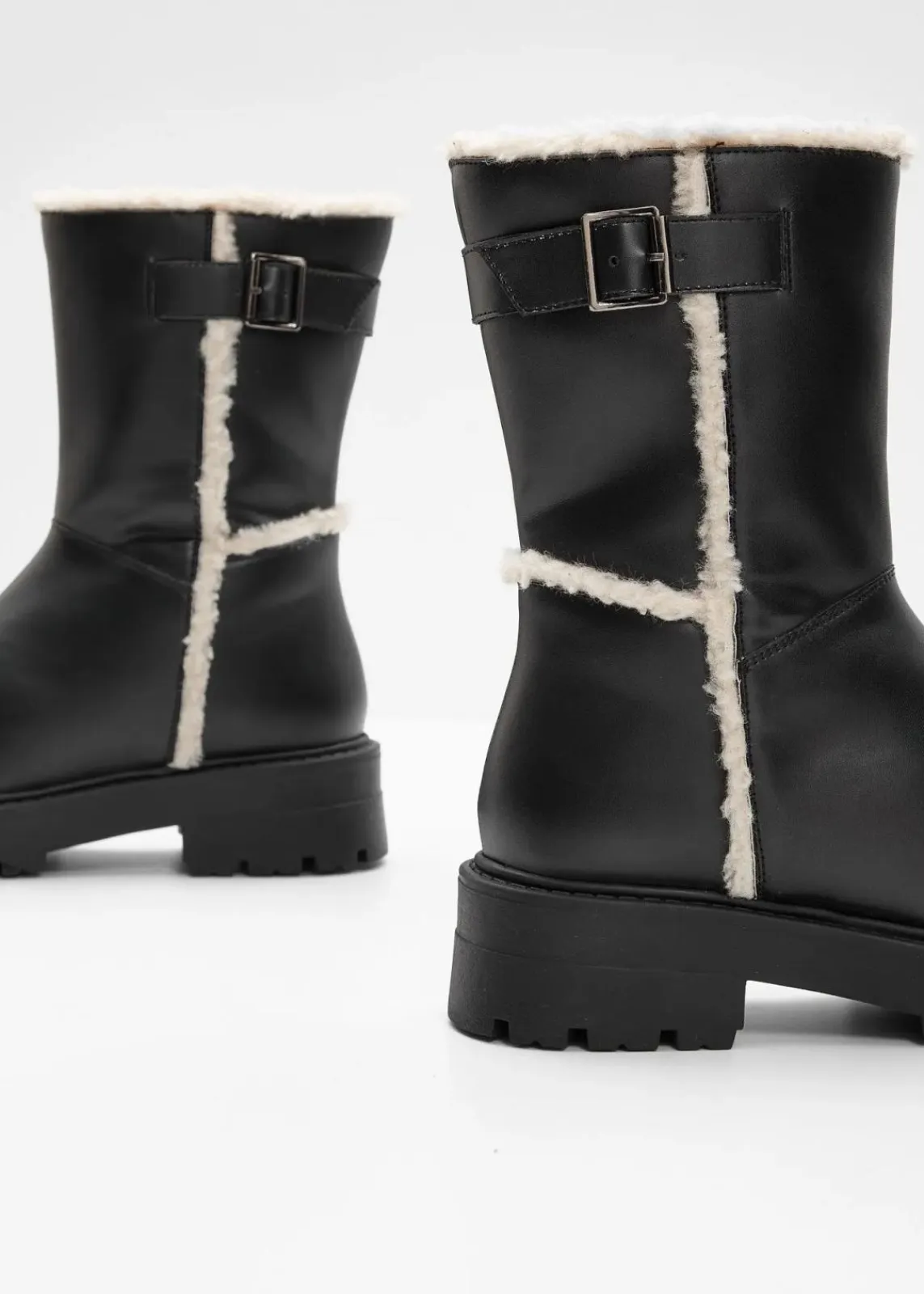 bonprix Gefütterte Winterschuhe|Stiefel^Stiefel schwarz