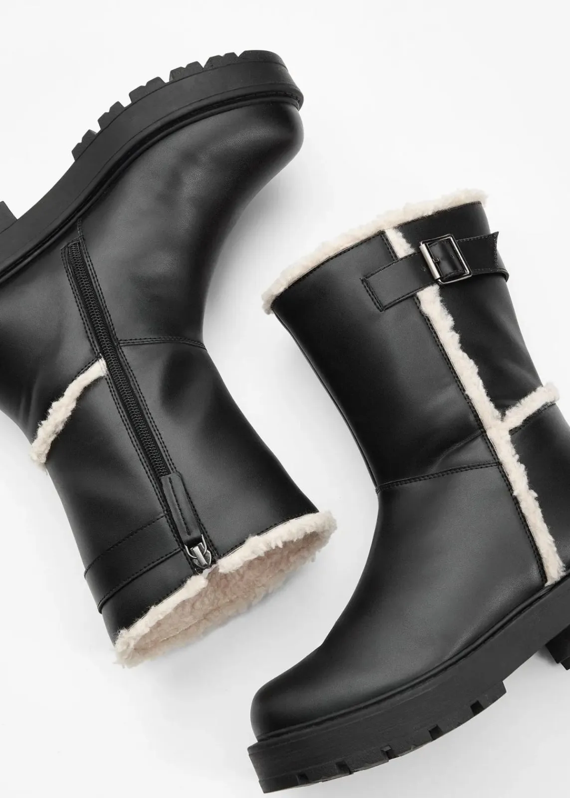 bonprix Gefütterte Winterschuhe|Stiefel^Stiefel schwarz