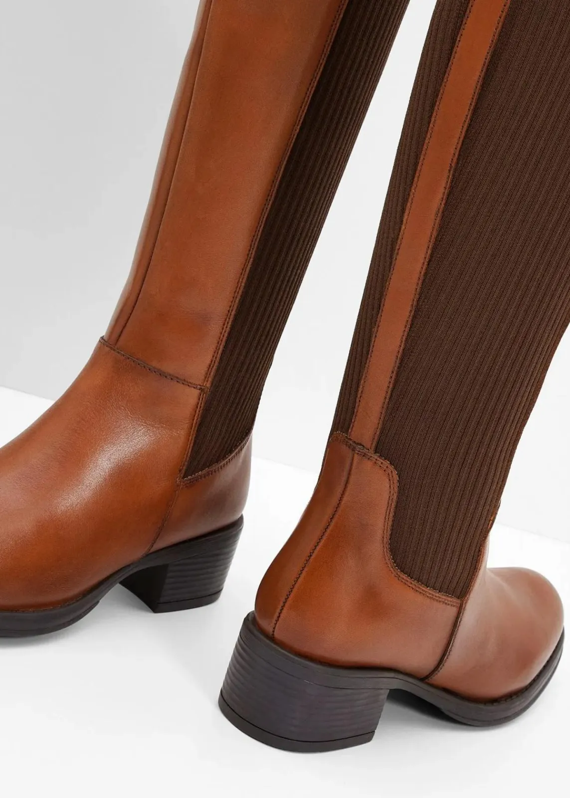 bonprix Gefütterte Winterschuhe|Stiefel^Stiefel aus Leder cognac