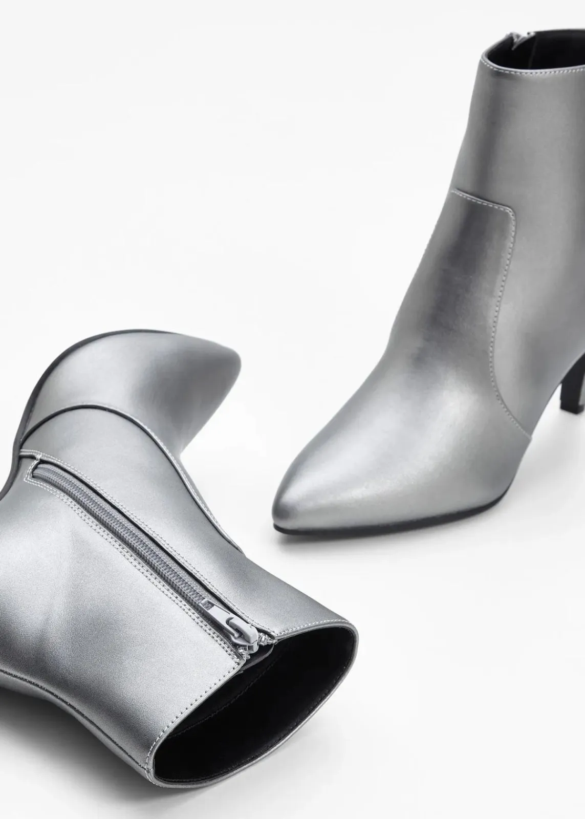 bonprix Stiefeletten^Stiefeletten silber metallic