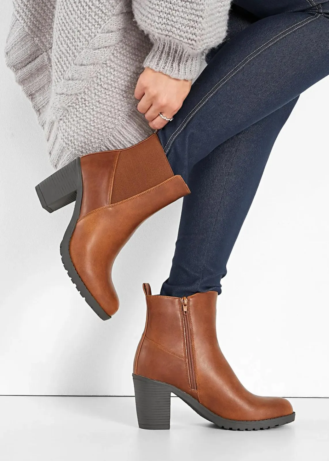 bonprix Stiefeletten|Schuhe & Accessoires In Spezialgrößen·Elastischer Schaft^Stiefeletten cognac