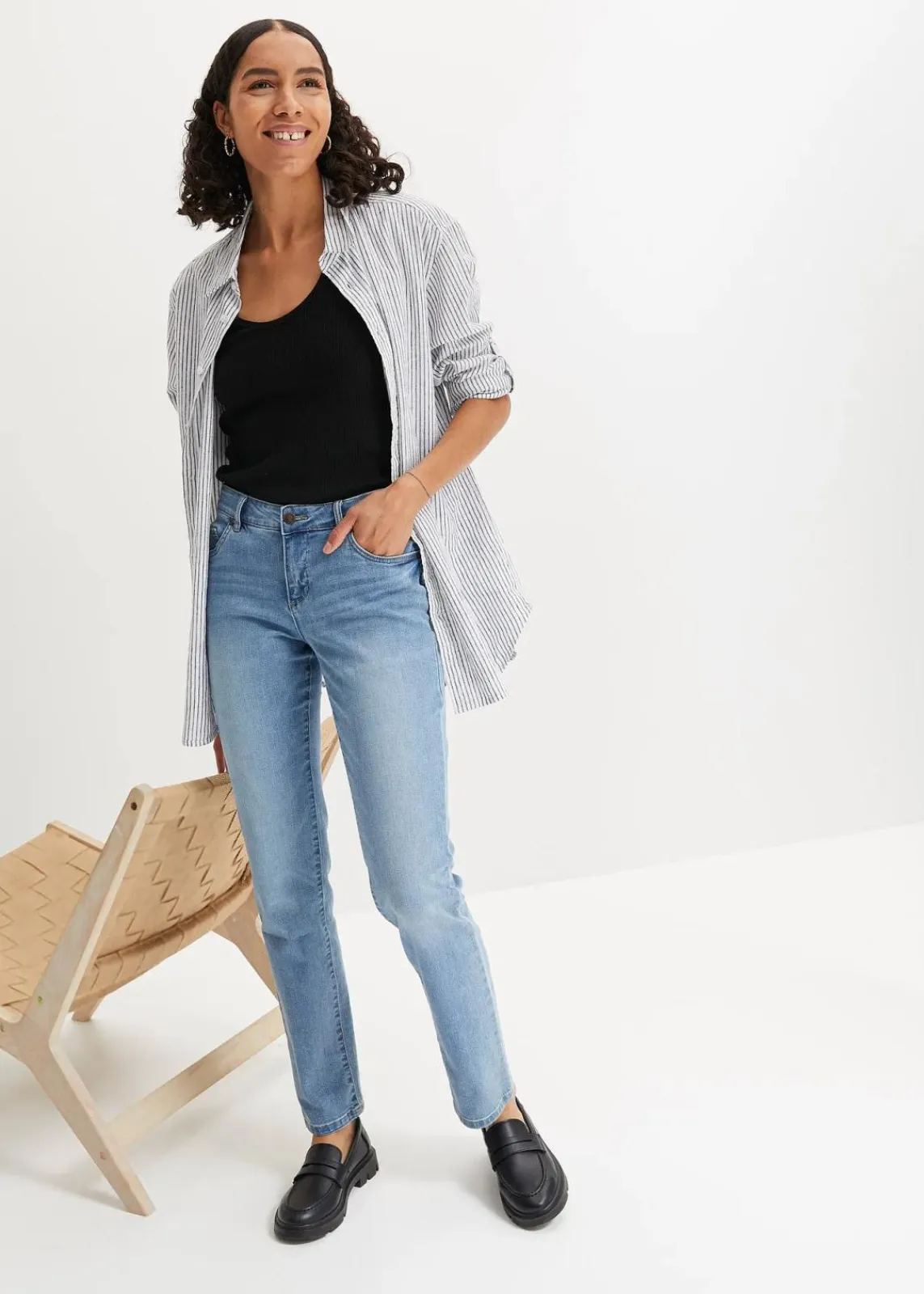 bonprix Bekleidung·Shirts & Tops|Jeans^Straight Jeans Mid Waist, Stretch hellblau used