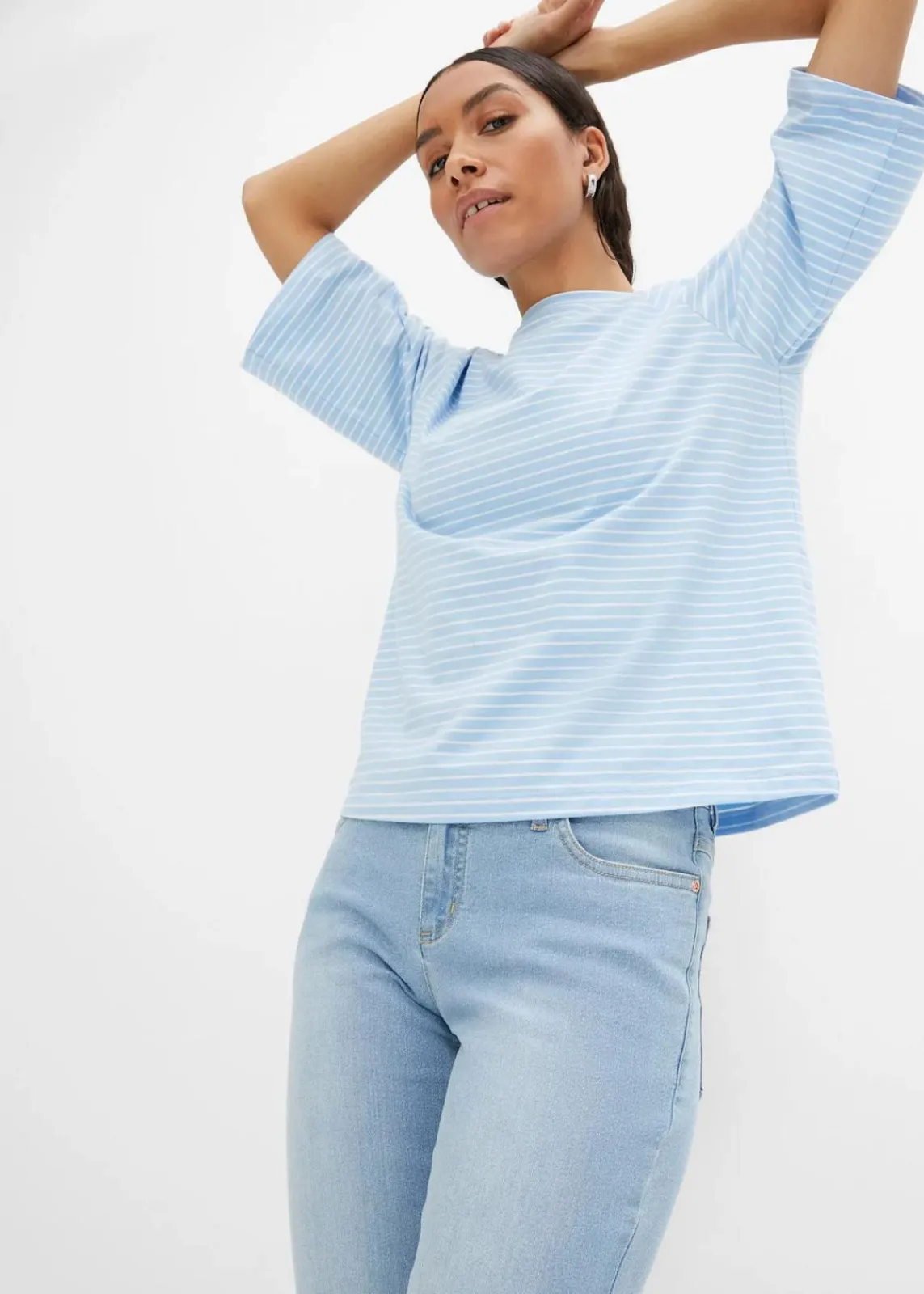 bonprix Kurzgrößen|Bekleidung·Shirts & Tops^Straight Jeans Mid Waist, Stretch eisblau denim used