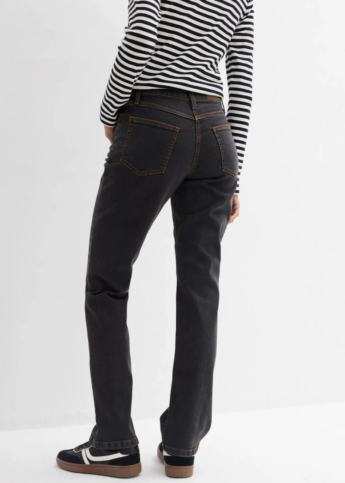 bonprix Kurzgrößen|Jeans^Straight Jeans Mid Waist, Stretch schwarz