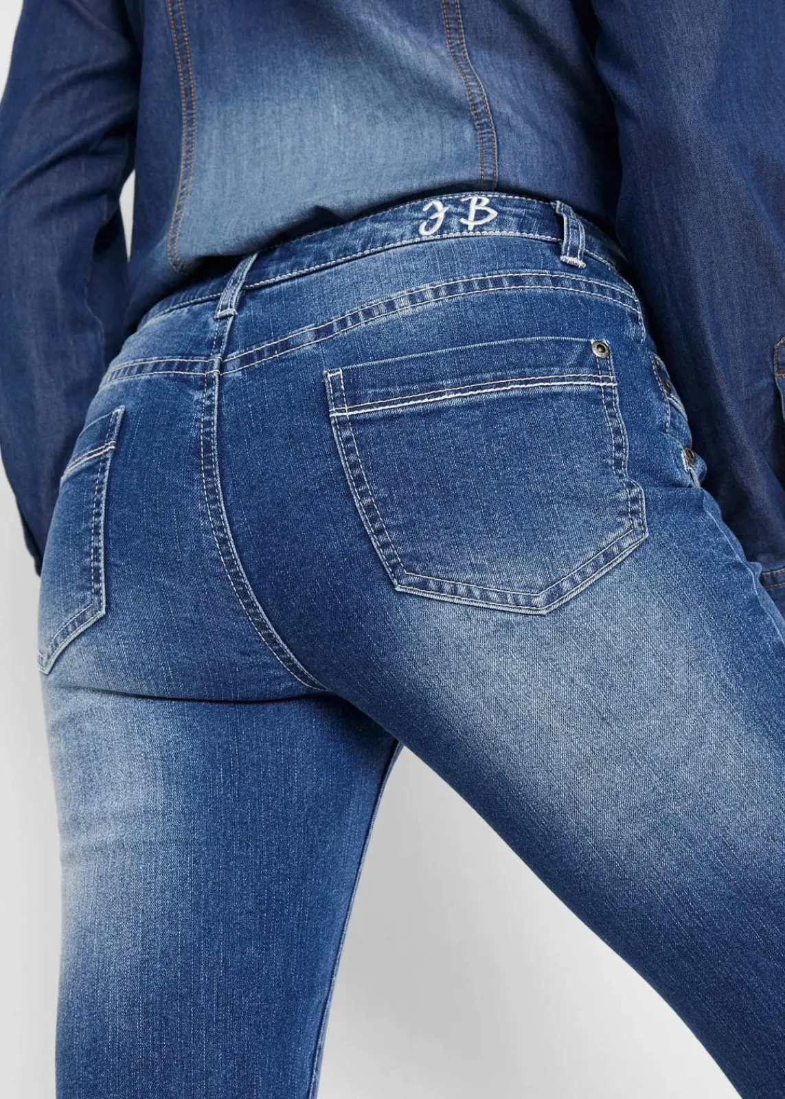bonprix Bekleidung·Shirts & Tops|Jeans^Straight Jeans Mid Waist, cropped blau used