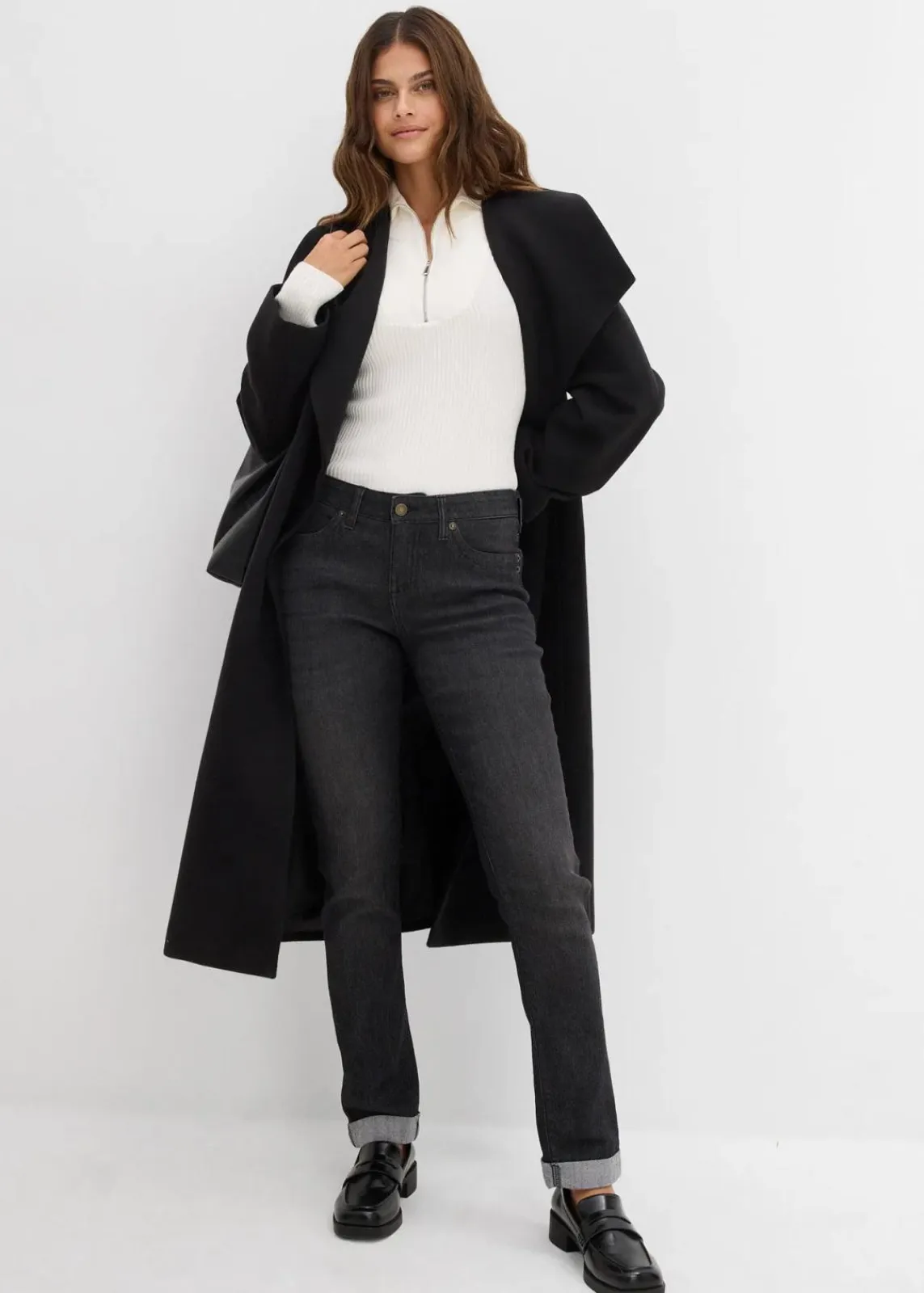 bonprix Jeans|Kurzgrößen^Straight Jeans Mid Waist, Stretch schwarz denim