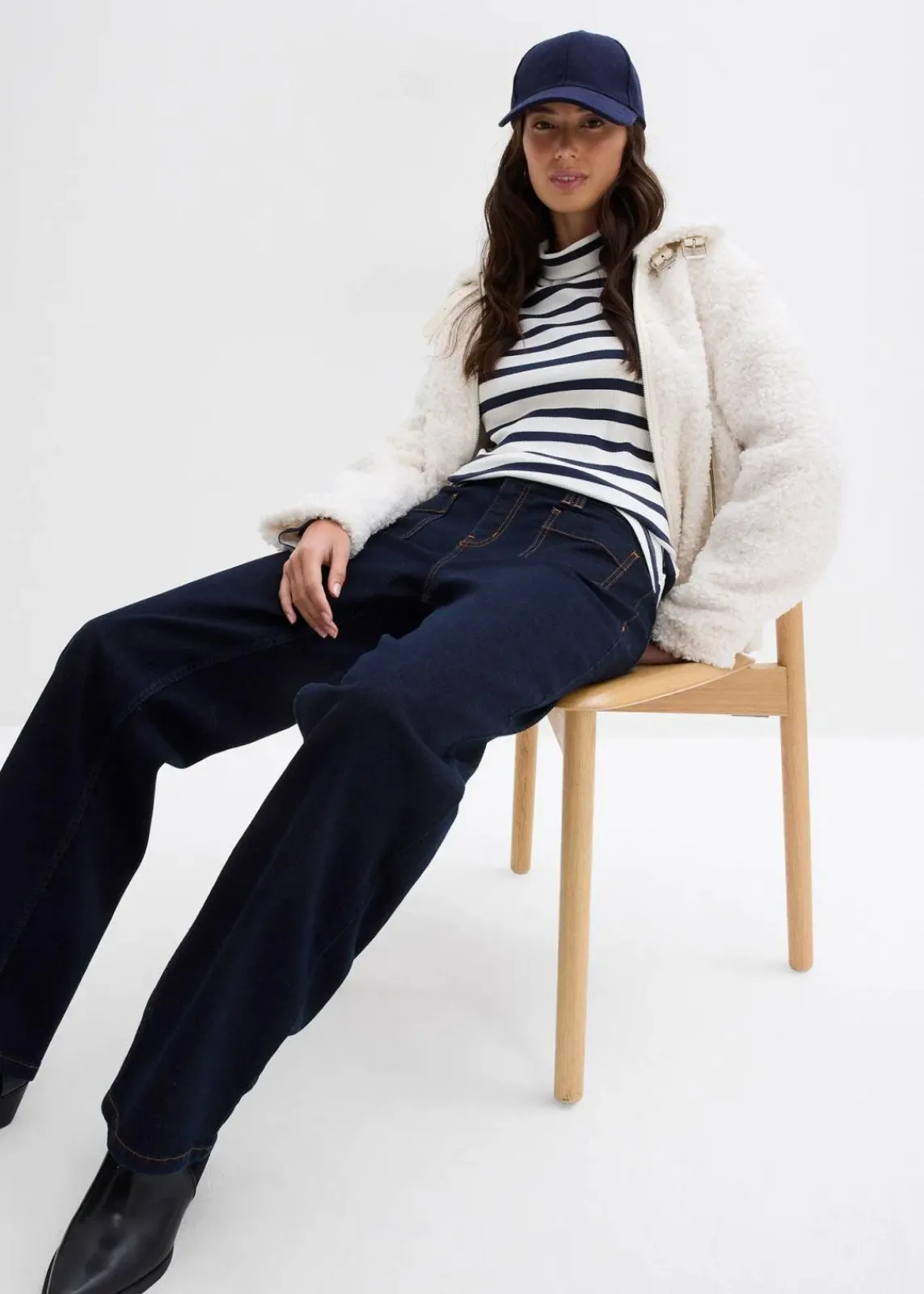 bonprix Jeans|Bekleidung·Shirts & Tops^Straight-Jeans Mid Waist tiefblau denim ungewaschen