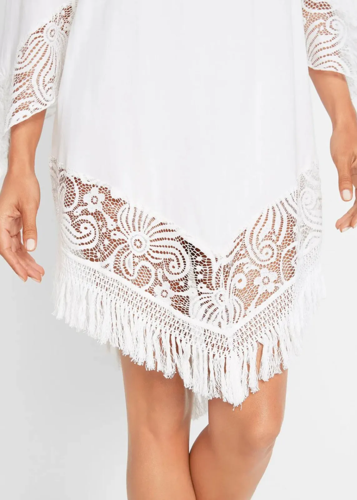 bonprix Nachhaltigere Materialien|Blusen & Tuniken^Strand Tunika mit Spitze aus Viskose weiß