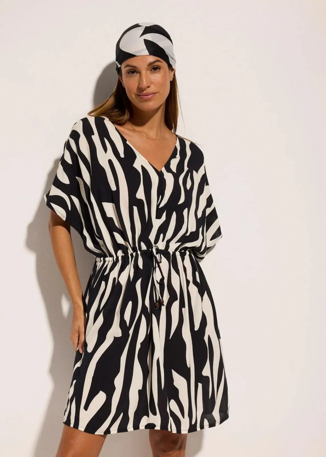 bonprix Strandmode|Bademode·Strandmode^Strandkleid aus fließender Viskose schwarz/wollweiß