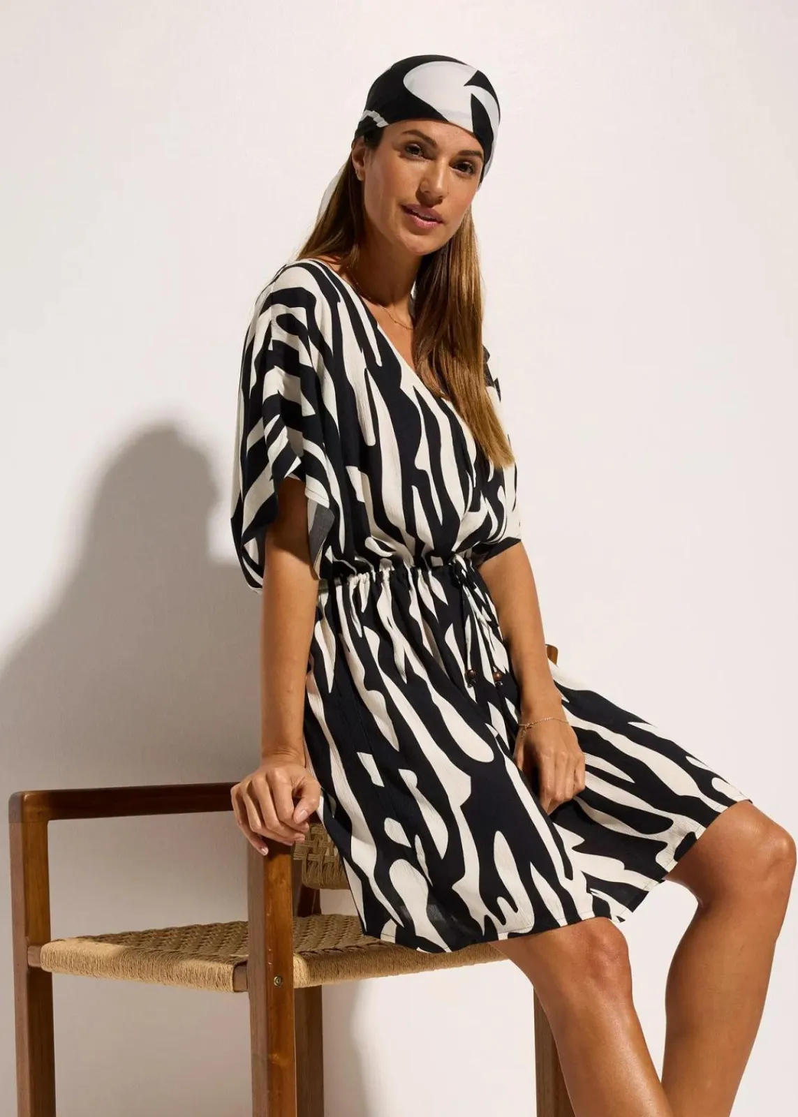 bonprix Strandmode|Bademode·Strandmode^Strandkleid aus fließender Viskose schwarz/wollweiß