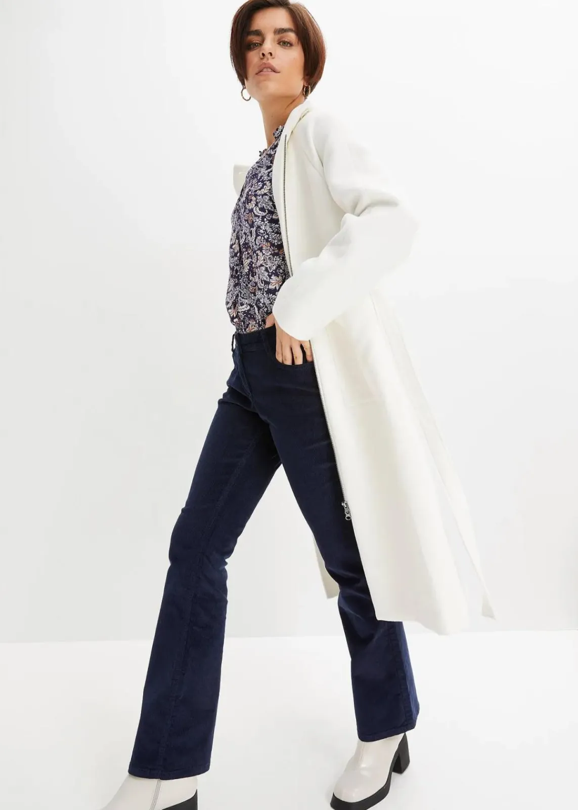 bonprix Bekleidung·Kleider|Hosen^Stretch-Cordhose, Bootcut dunkelblau