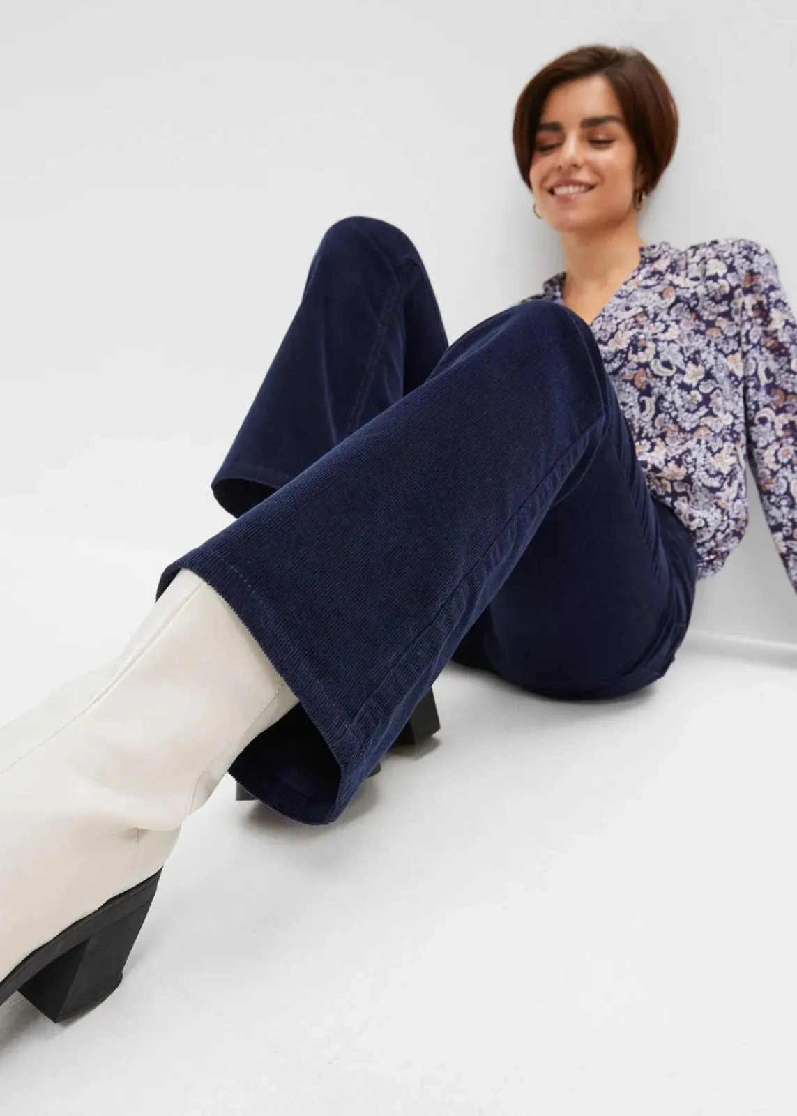 bonprix Bekleidung·Kleider|Hosen^Stretch-Cordhose, Bootcut dunkelblau