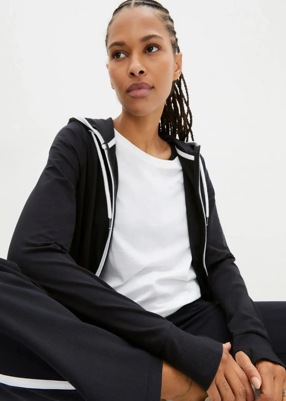 bonprix Hosen|Sweat^Stretch-Jogginganzug aus Baumwolle (2-tlg.Set) schwarz