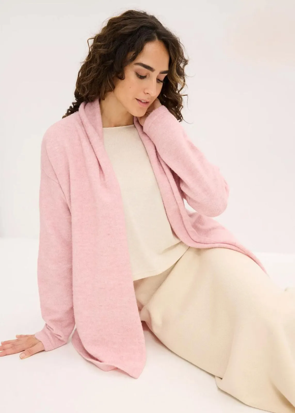 bonprix Bekleidung·Umstandsmode|Bekleidung·Jeans^Strickjacke aus flauschigem Hairy Knit aschrosa meliert