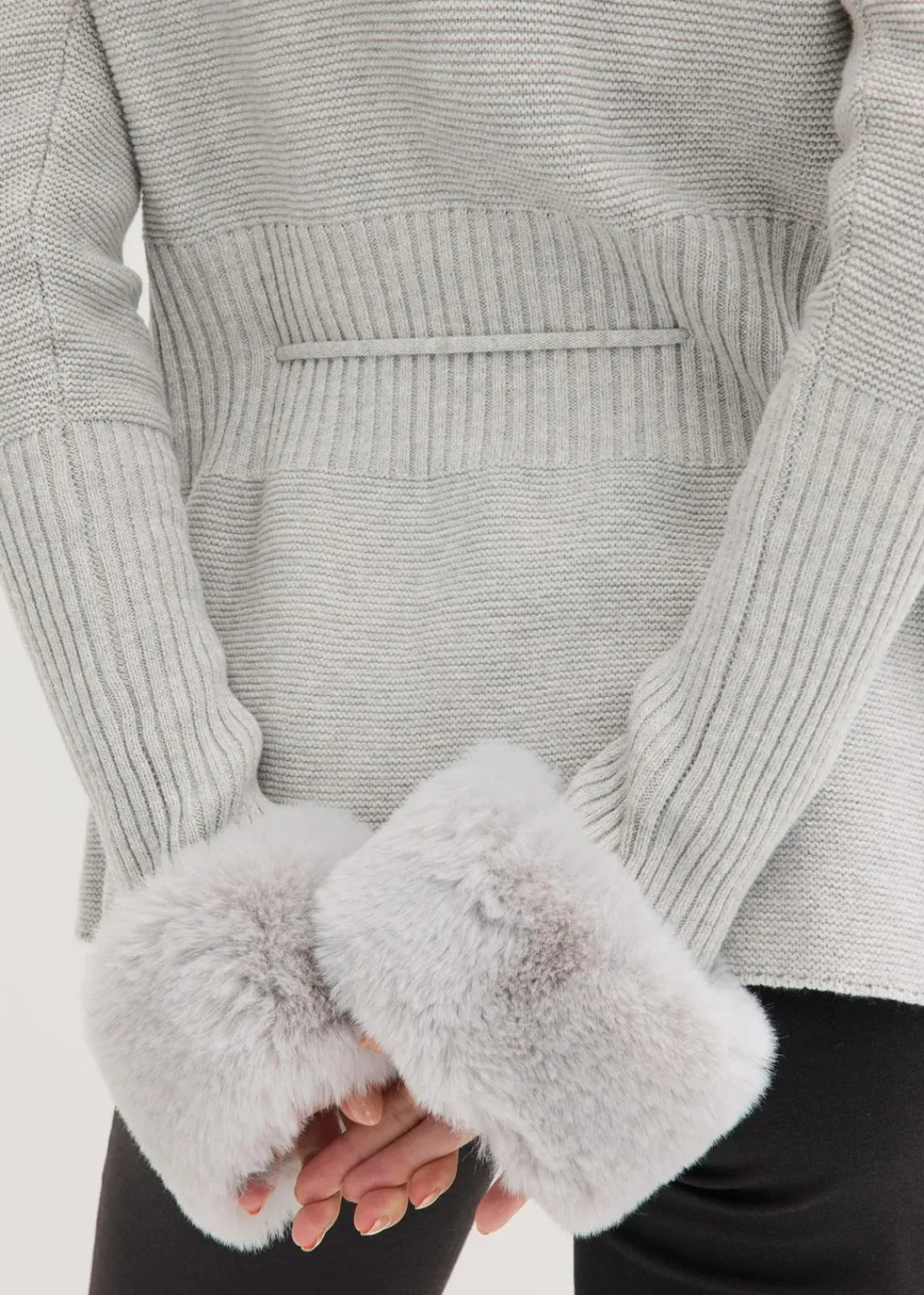 bonprix Bekleidung·Umstandsmode|Bekleidung·Jeans^Strickjacke mit abnehmbarem Fellimitat hellgrau