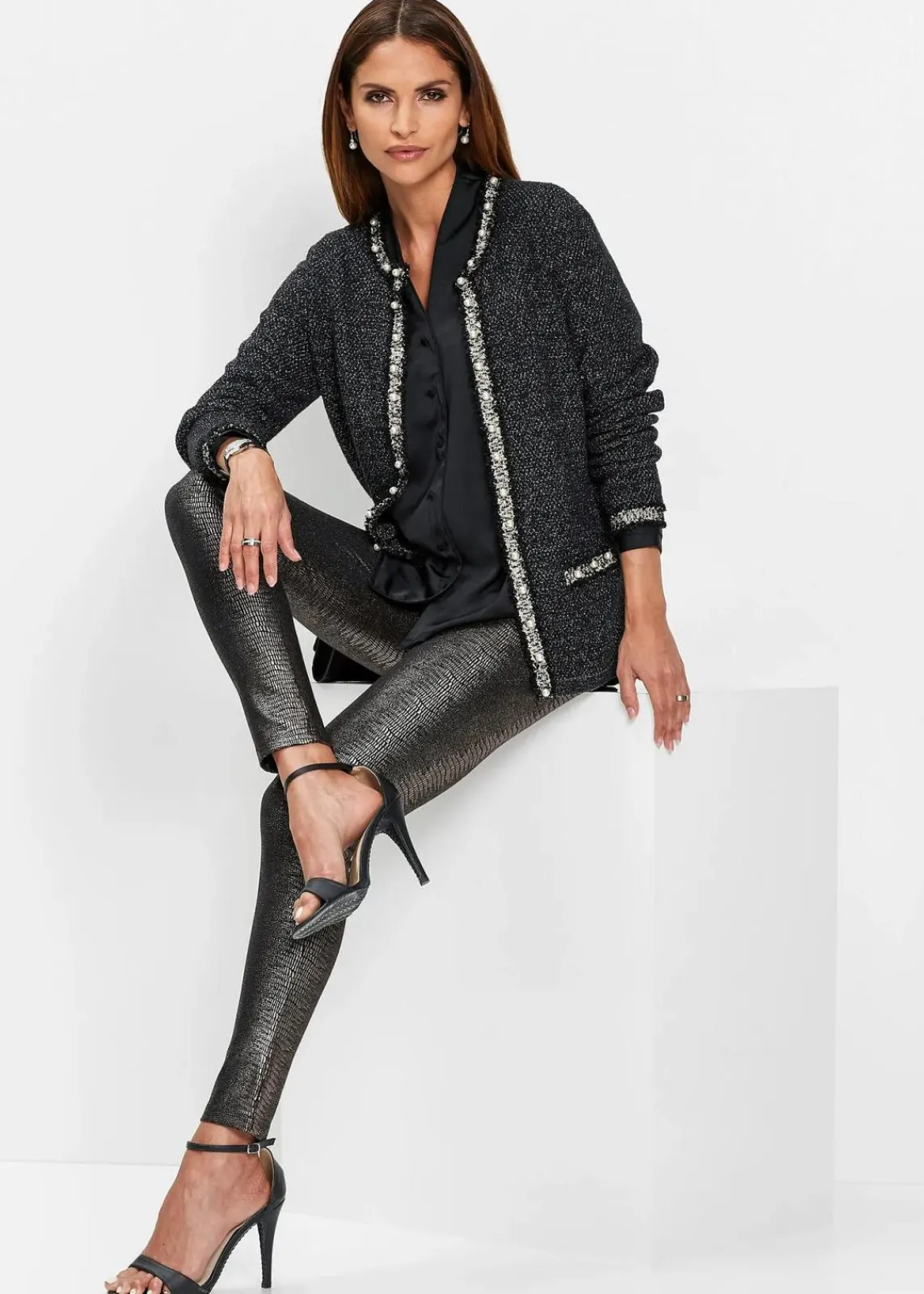 bonprix Bekleidung·Umstandsmode|Bekleidung·Jeans^Strickjacke mit Perlen schwarz