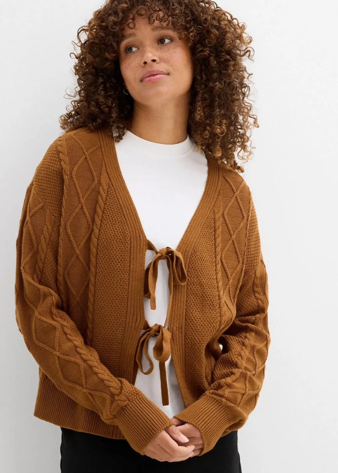 bonprix Bekleidung·Umstandsmode|Strickmode^Strickjacke mit Schleifen nougat