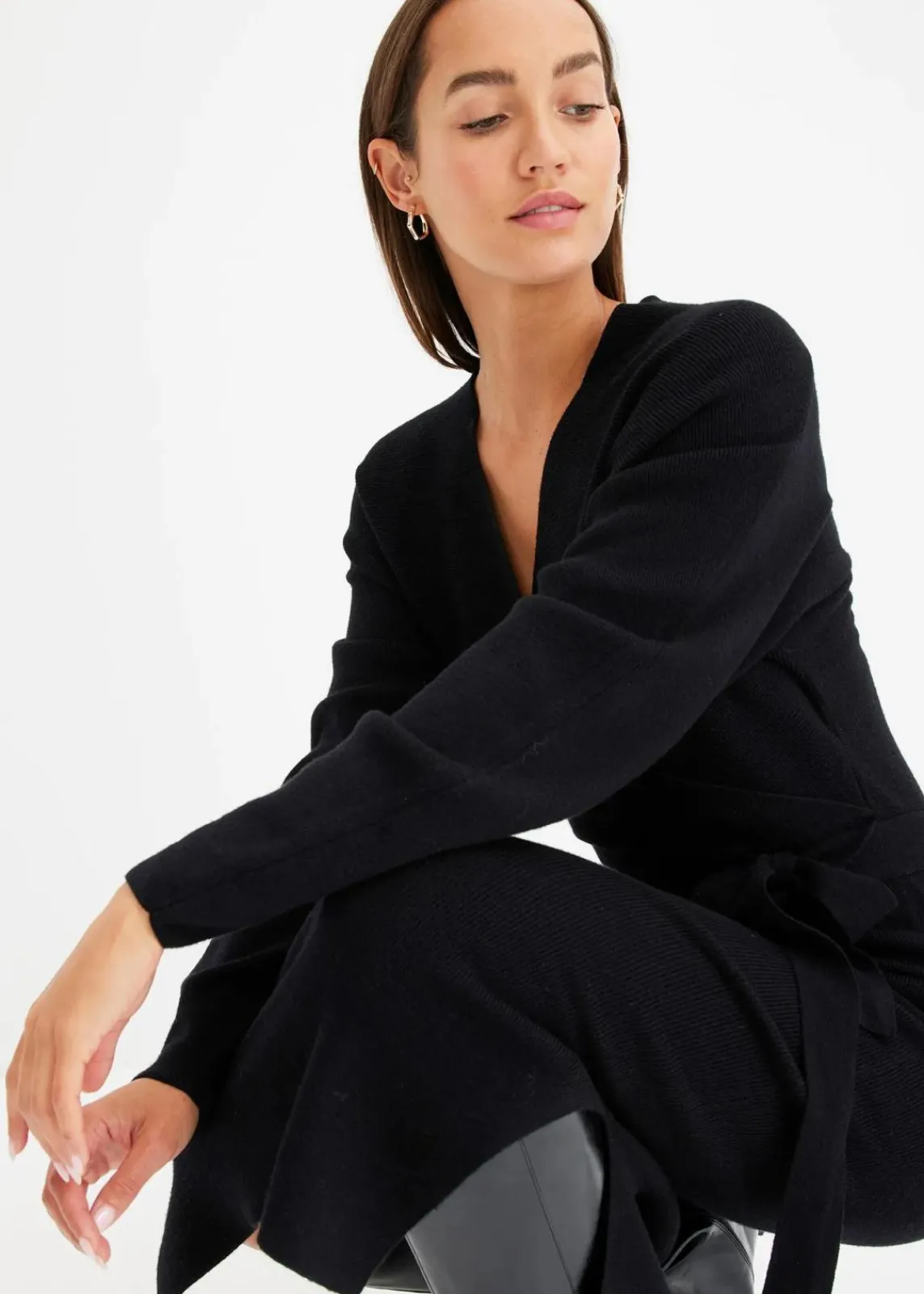 bonprix Kleider|Strickmode^Strickkleid aus fließendem Viskose-Mix schwarz