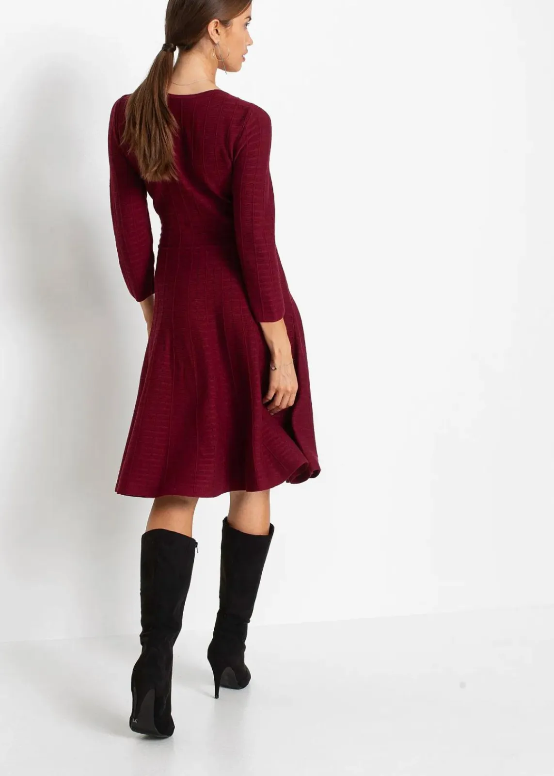 bonprix Kleider|Bekleidung·Pullover & Strickjacken^Strickkleid aus weichem Viskose-Mix rubinrot/schwarz