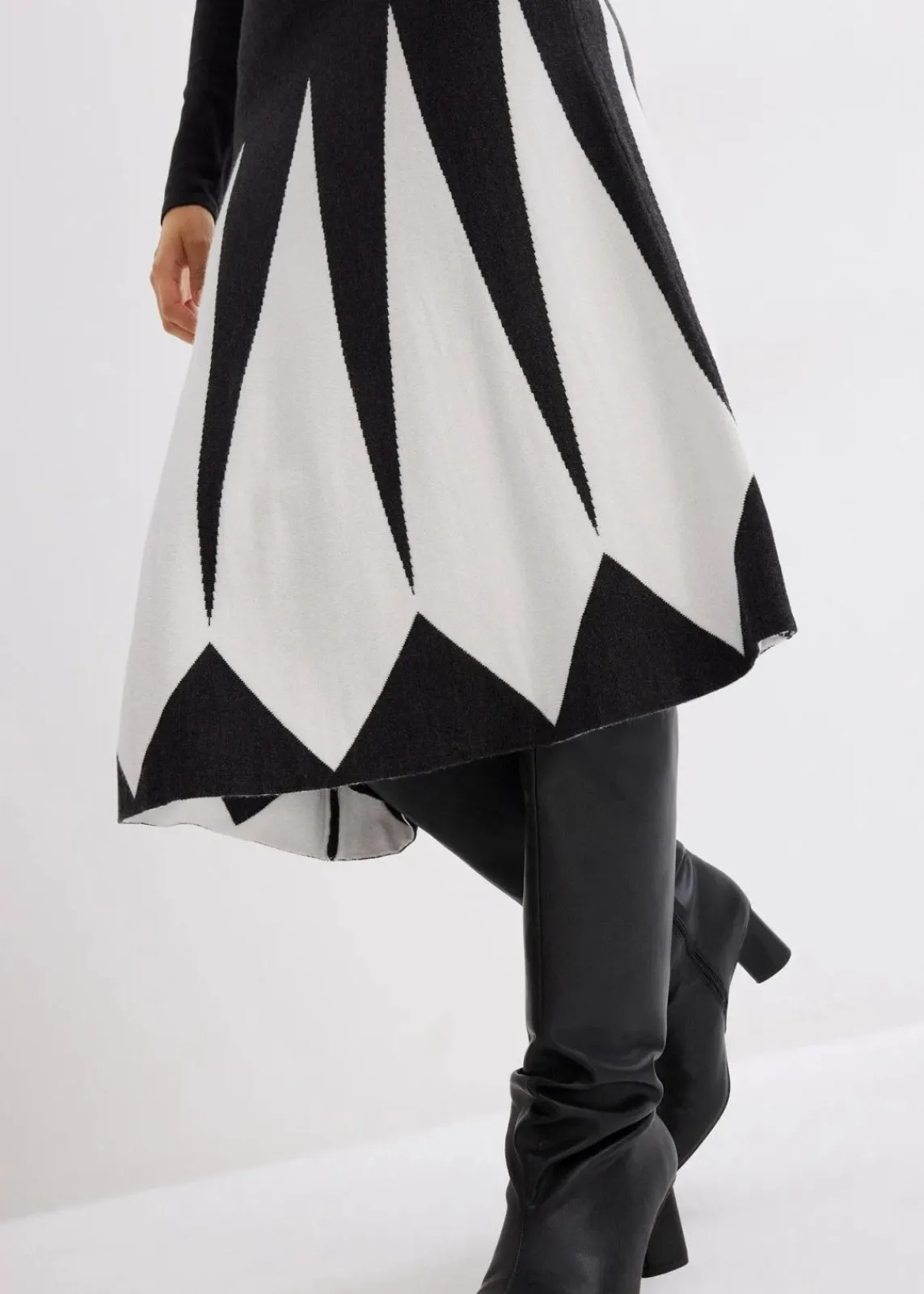 bonprix Bekleidung·Pullover & Strickjacken|Kleider^Strickkleid im Rautendesign anthrazit/wollweiß graphisch