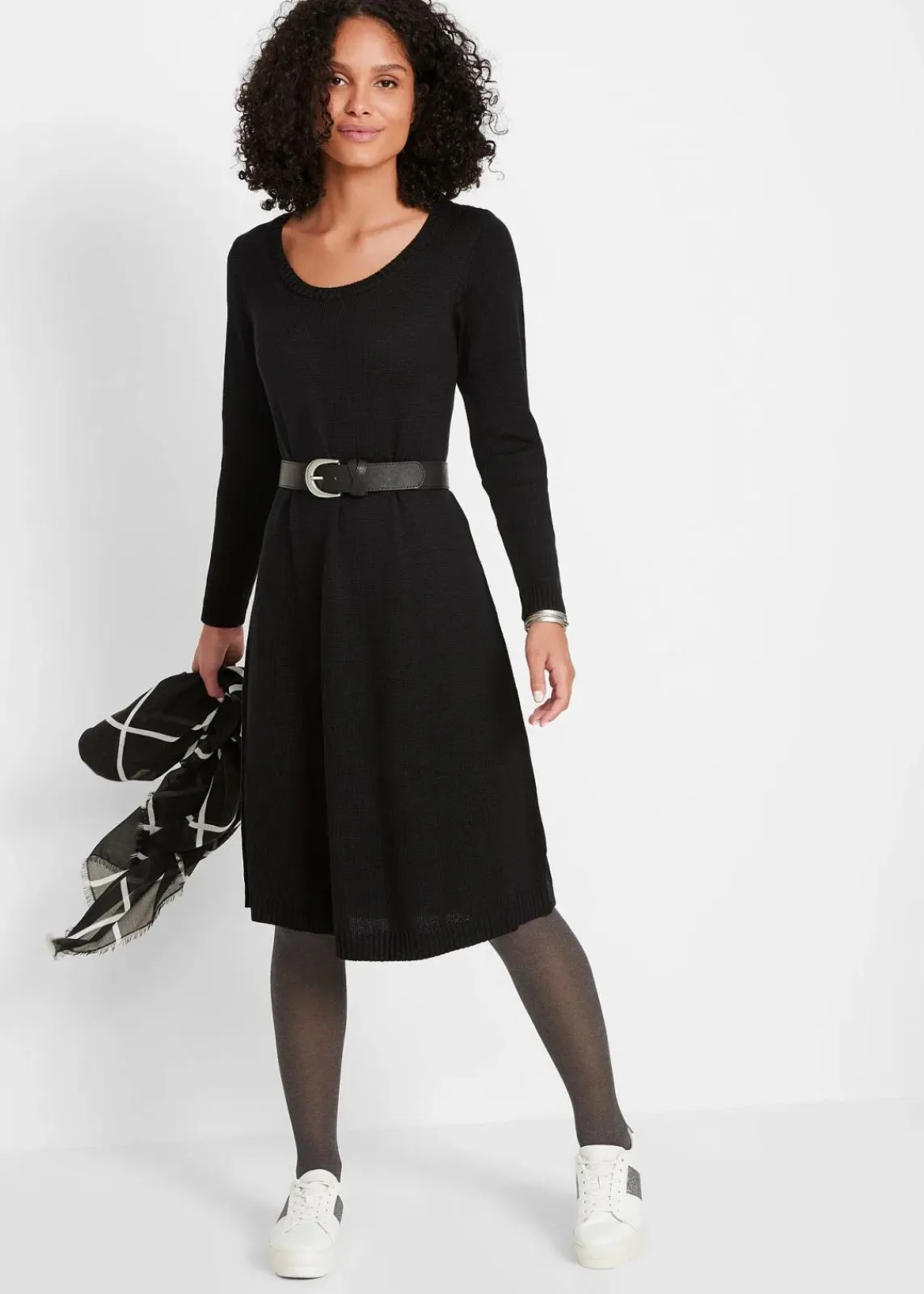 bonprix Kleider|Basics^Strickkleid in ausgestellter Form schwarz