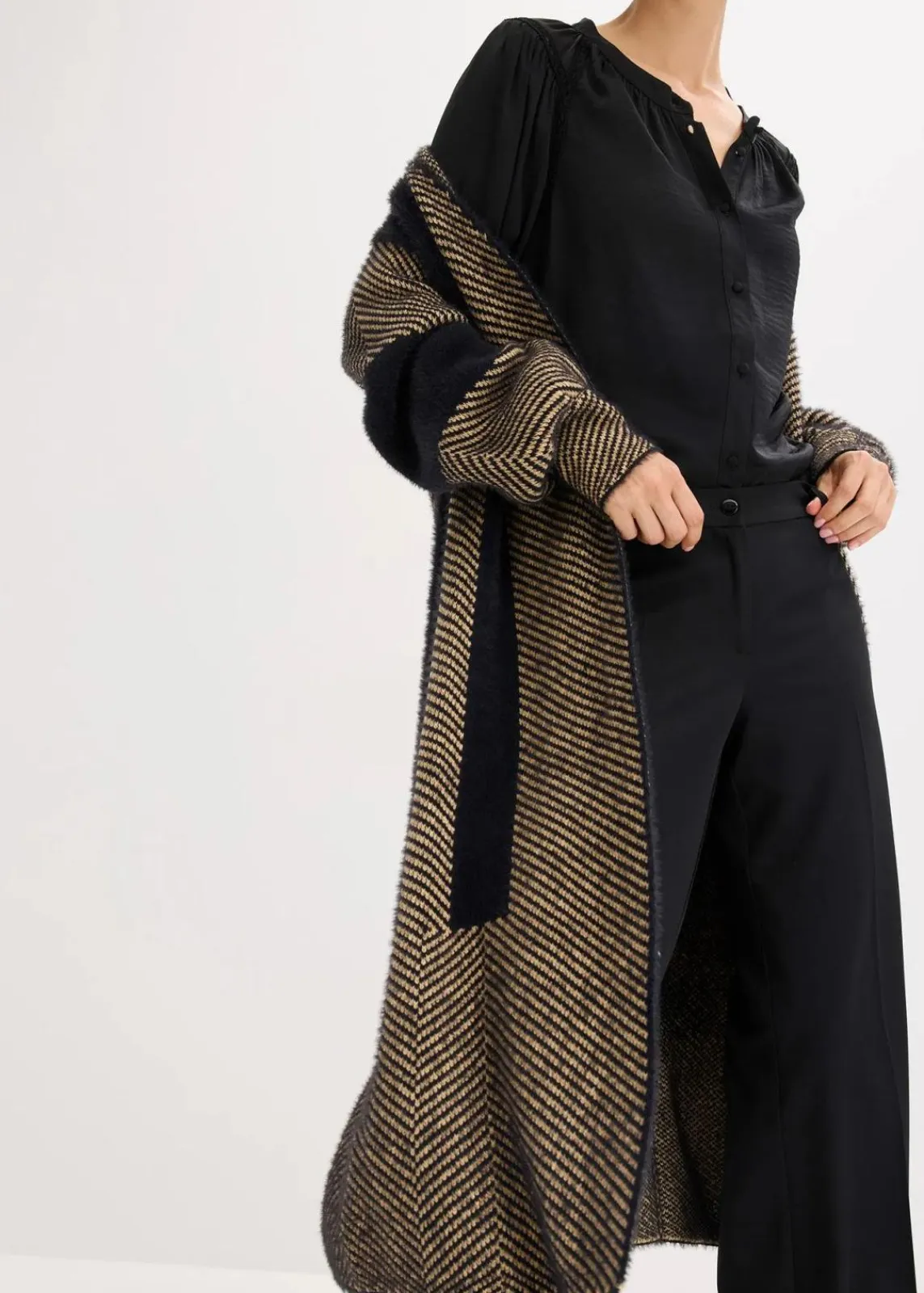 bonprix Kurzgrößen|Bekleidung·Jeans^Strickmantel schwarz/latte macchiato