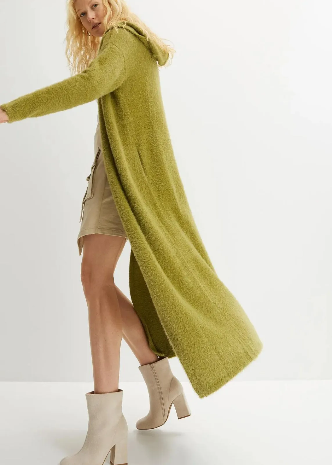 bonprix Pullover & Strickjacken|Bekleidung·Jeans^Strickmantel aus weichem Federgarn goldoliv