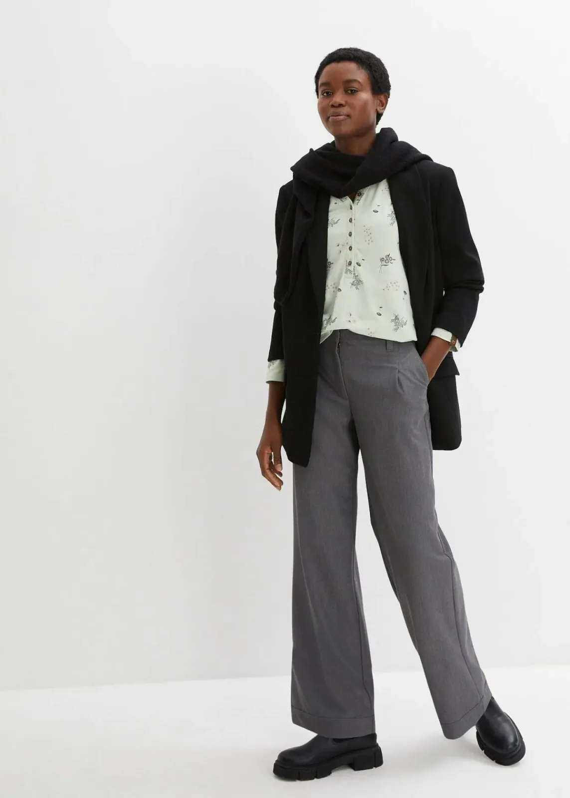 bonprix Pullover & Strickjacken|Basics^Strick-Pullover mit Rundhals-Ausschnitt schwarz