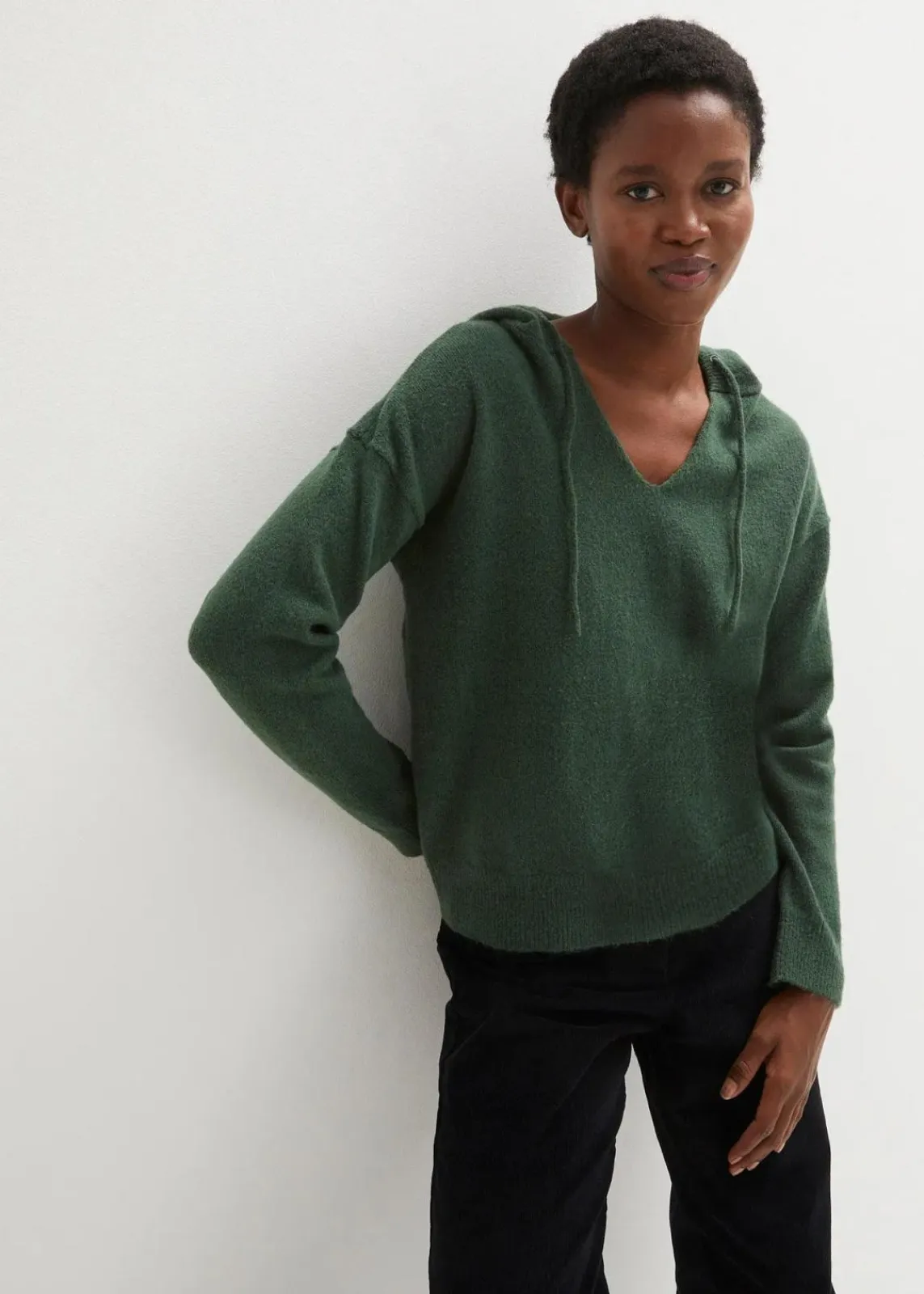 bonprix Bekleidung·Umstandsmode|Bekleidung·Jeans^Strick-Pullover mit V-Ausschnitt und Kapuze dunkelgrün