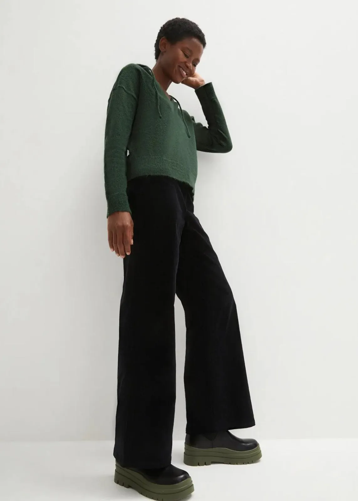 bonprix Bekleidung·Umstandsmode|Bekleidung·Jeans^Strick-Pullover mit V-Ausschnitt und Kapuze dunkelgrün
