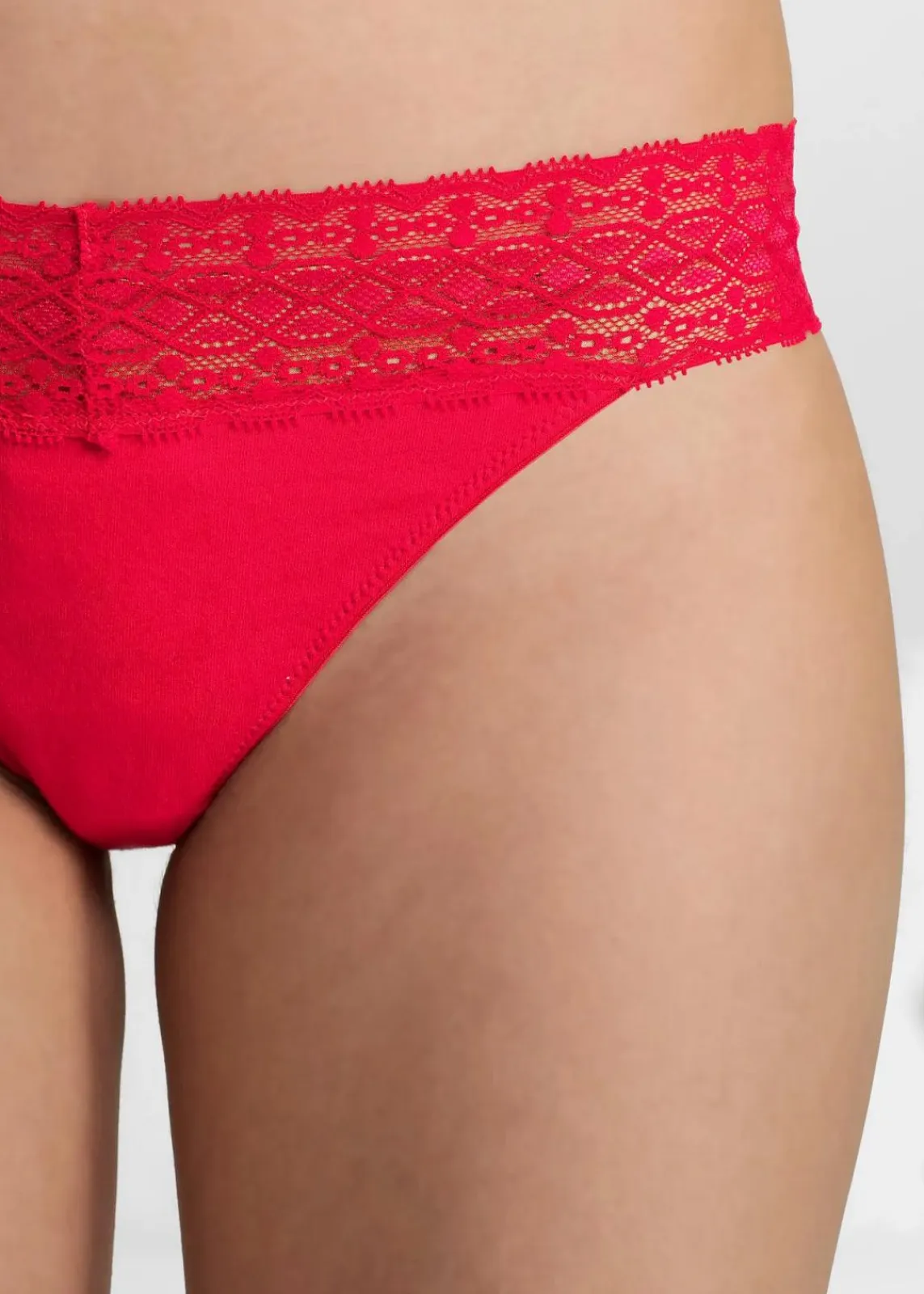 bonprix Wäsche·Baumwollunterwäsche|Wäsche·Höschen^String mit Spitze (5er Pack) schwarz + weiß + rot