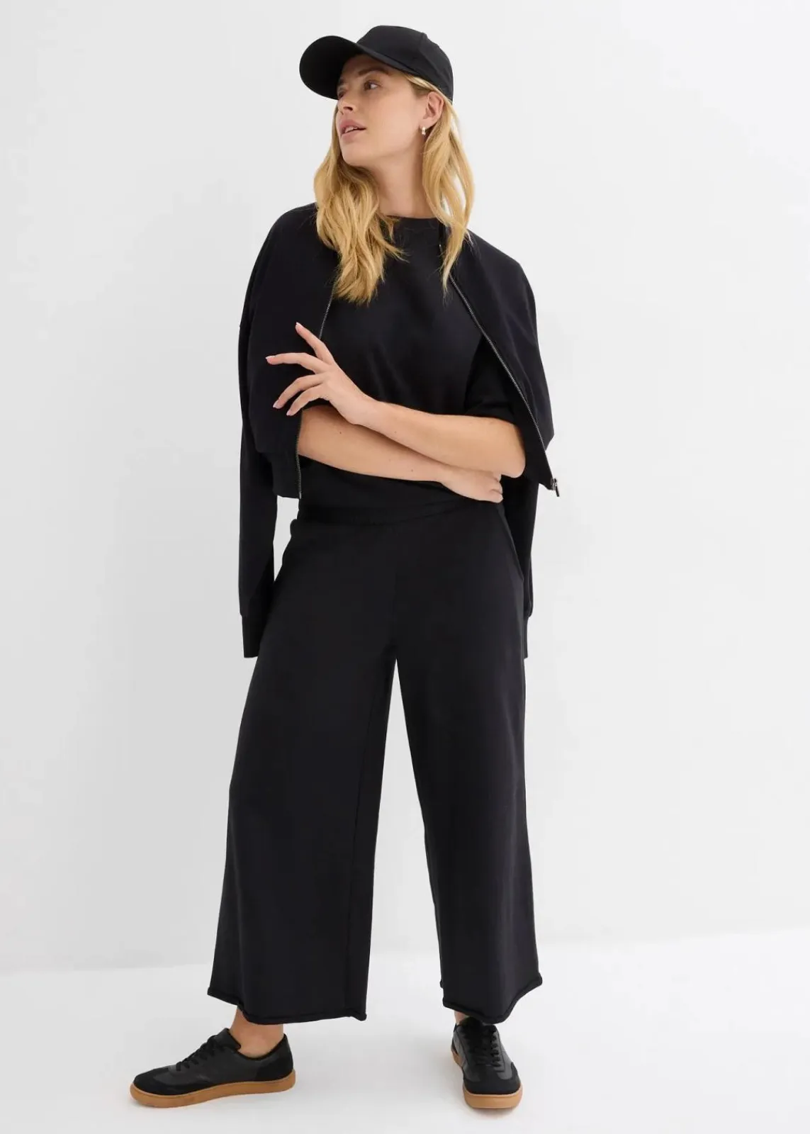 bonprix Bekleidung·Blusen & Tuniken|Bekleidung·Kleider^Sweathose aus Bio-Baumwolle, 7/8 Länge schwarz