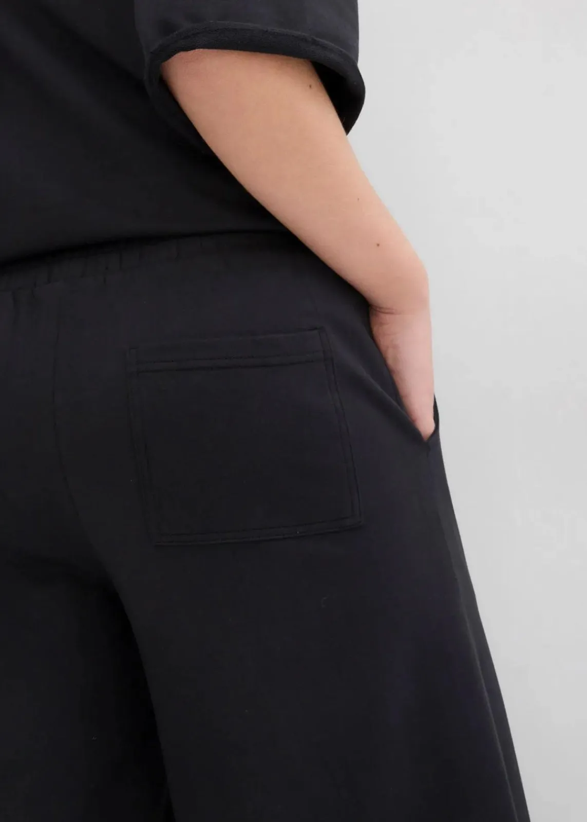 bonprix Bekleidung·Blusen & Tuniken|Bekleidung·Kleider^Sweathose aus Bio-Baumwolle, 7/8 Länge schwarz