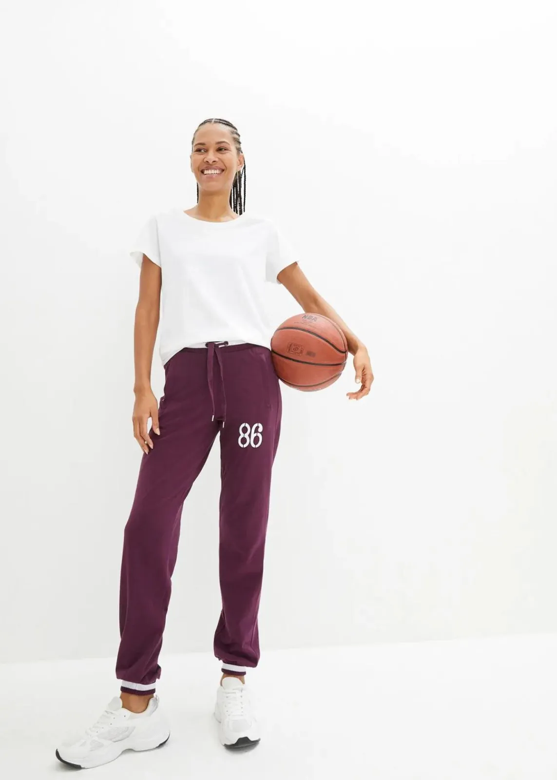 bonprix Hosen|Sweat^Sweathose aus elastischem Baumwoll-Mix holunderbeere