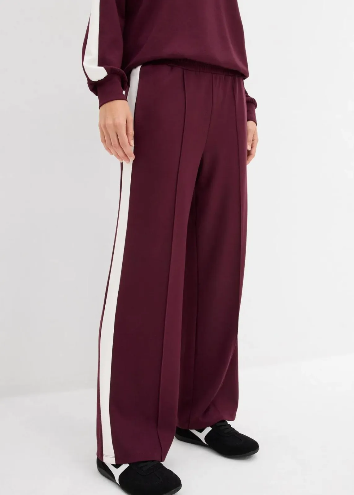 bonprix Bekleidung·Blusen & Tuniken|Bekleidung·Kleider^Sweathose aus Interlock-Qualität weinrot