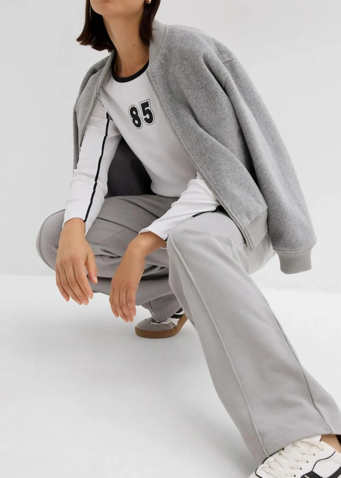 bonprix Sweat|Hosen^Sweathose aus reiner Bio-Baumwolle schattengrau/weiß bedruckt