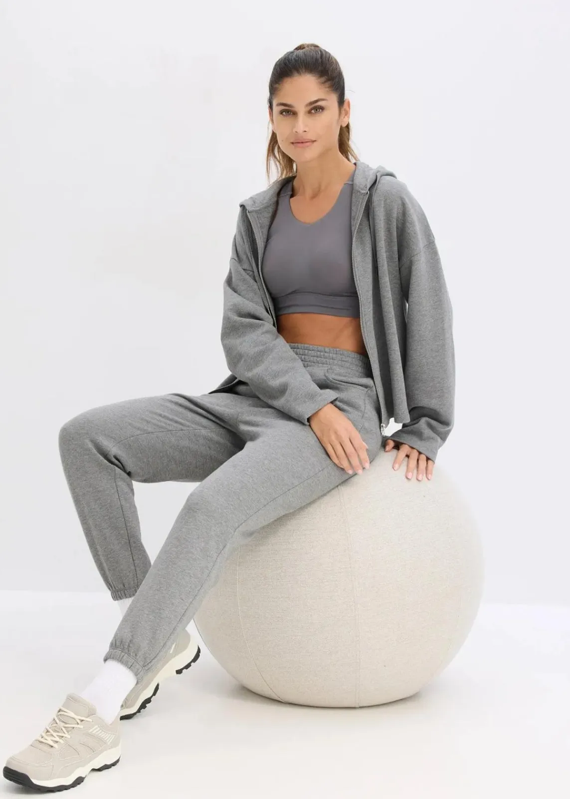 bonprix Hosen|Sweat^Sweathose aus reiner Bio-Baumwolle grau meliert meliert