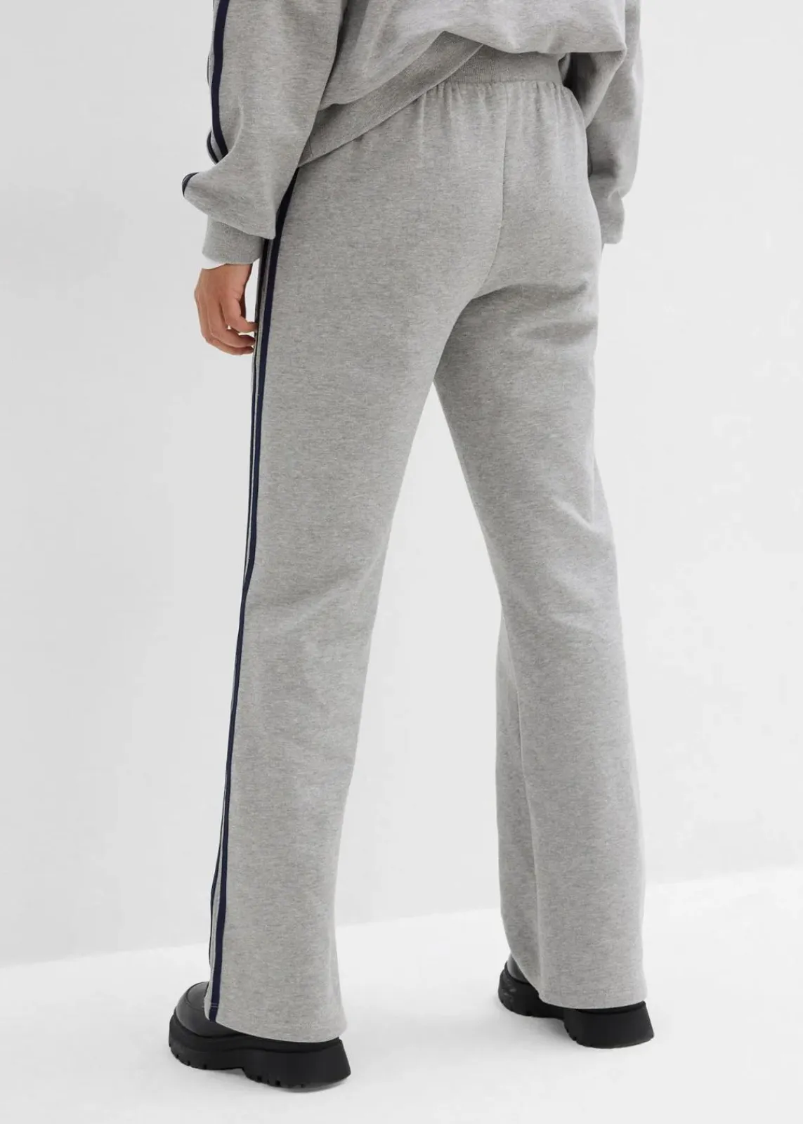 bonprix Hosen|Sweat^Sweathose aus weichem Baumwoll-Mix hellgrau meliert/dunkelblau