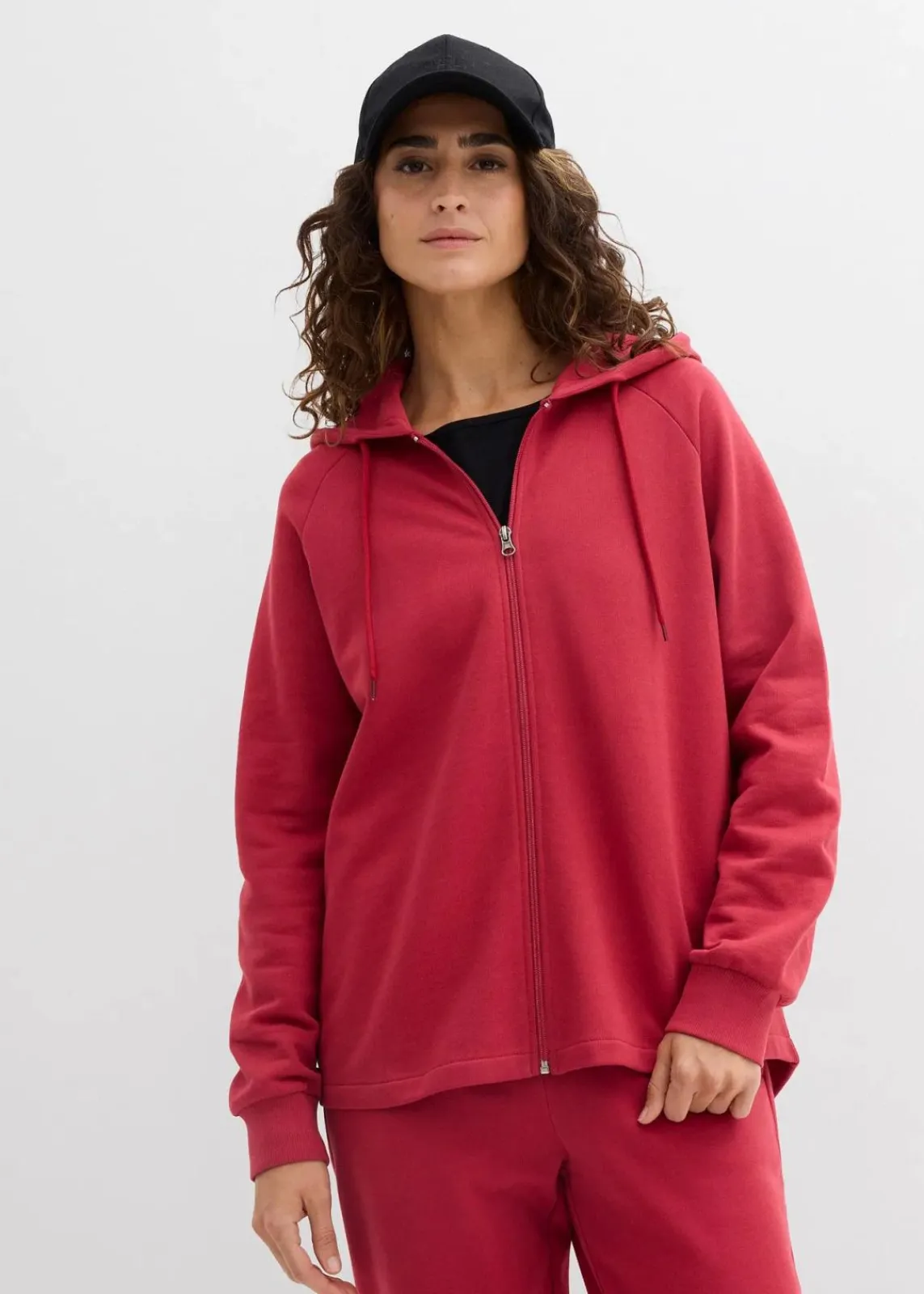 bonprix Sweat|Basics^Sweatjacke aus reiner Bio-Baumwolle kirschrot