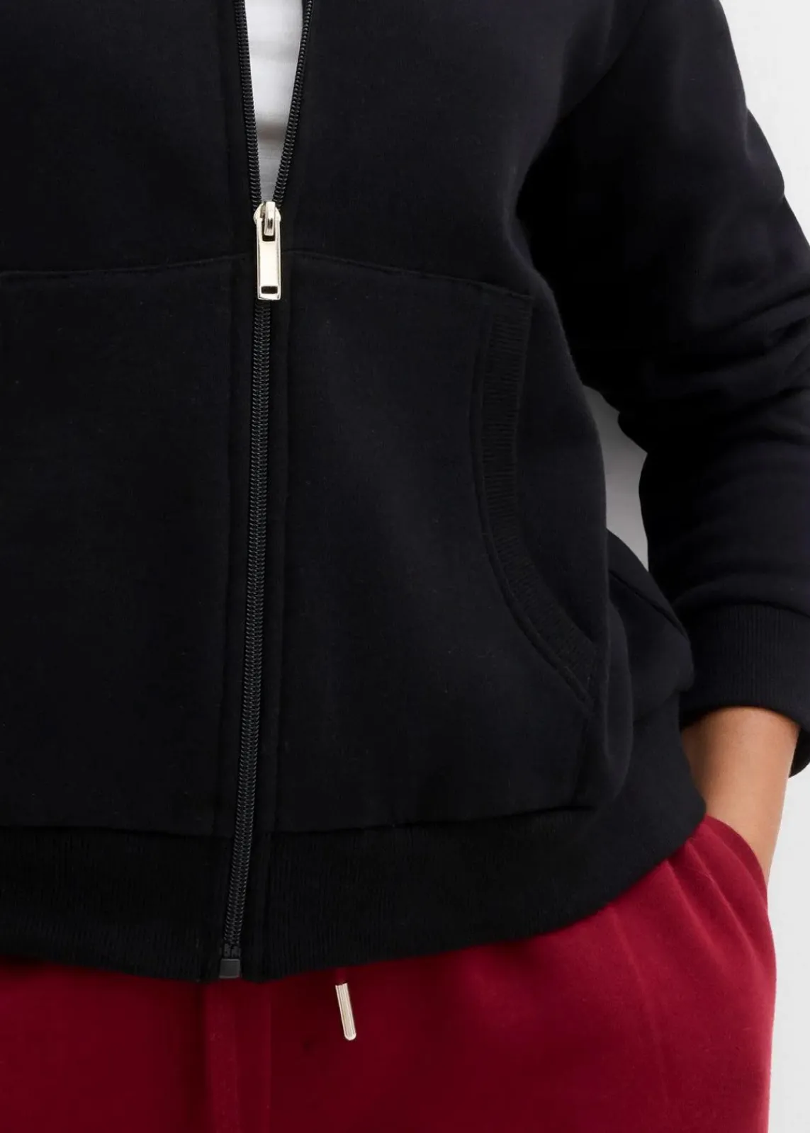 bonprix Nachhaltigere Materialien|Sweat^Sweatjacke aus reiner Bio-Baumwolle schwarz