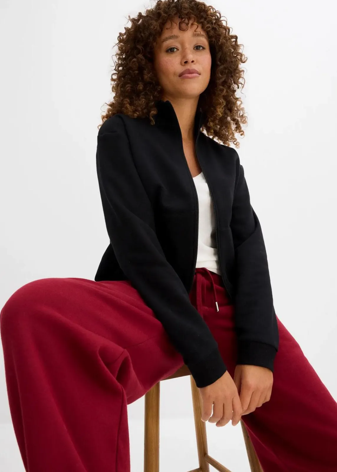 bonprix Nachhaltigere Materialien|Sweat^Sweatjacke aus reiner Bio-Baumwolle schwarz